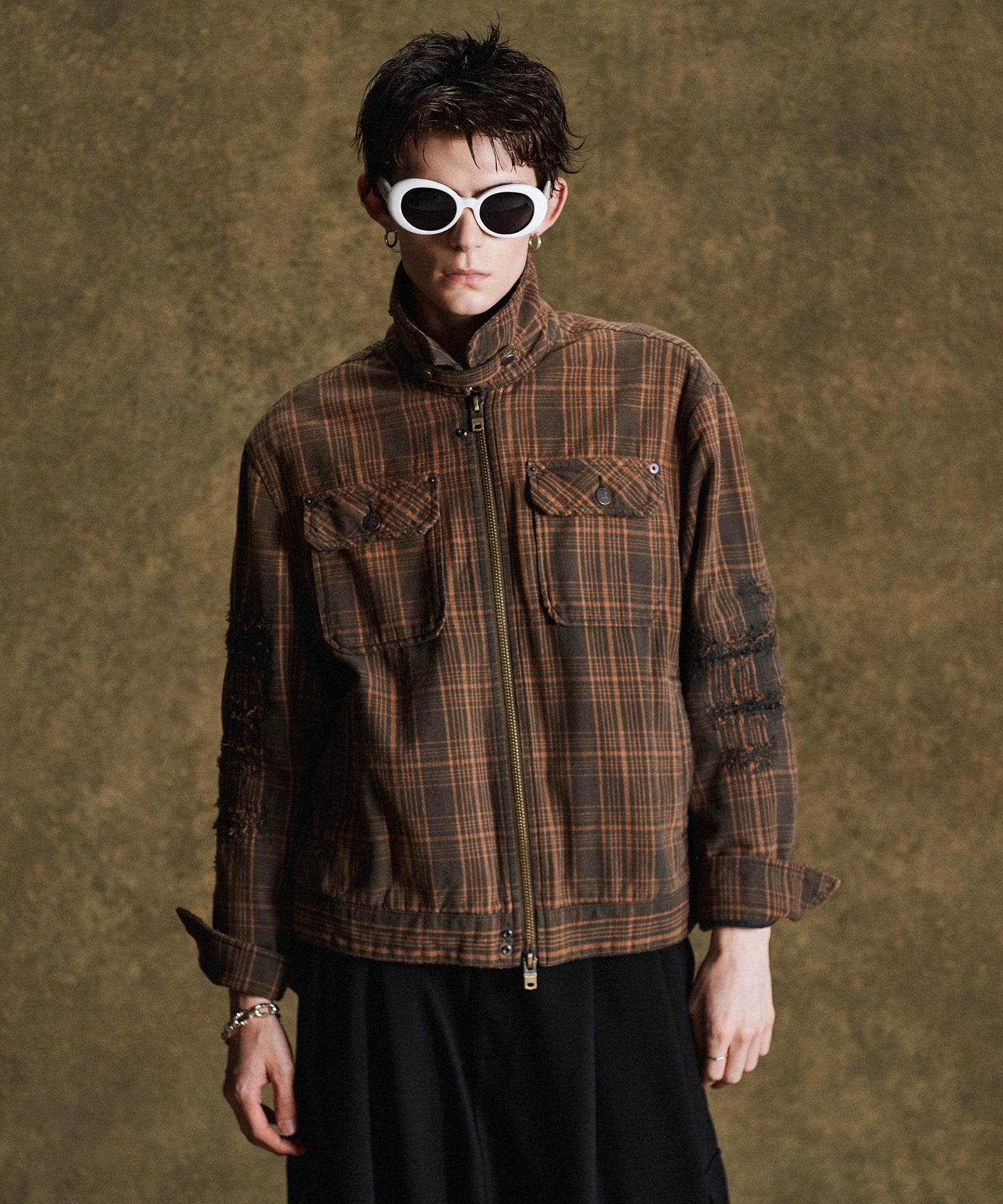 H:175 / C:82 / W:64 / H:83 着用サイズ:L