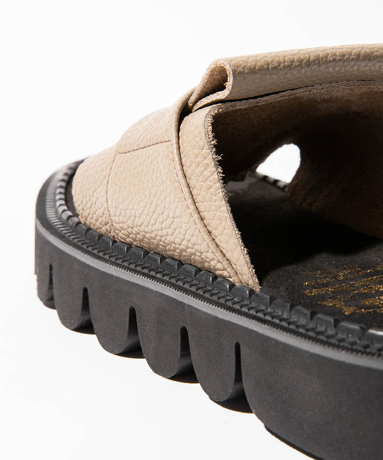GB0223/AC03 : Quilt Tassel Sandals