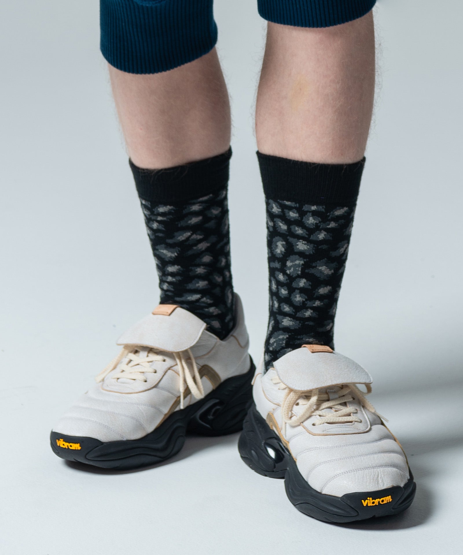 GB0125/AC02 : Crack Leather Sneakers / クラックレザースニーカー