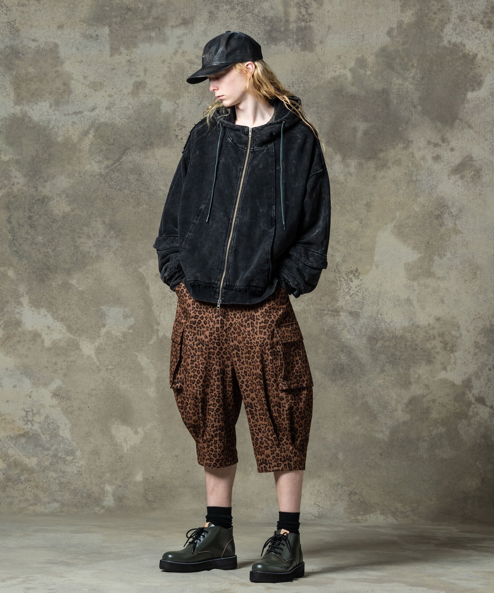 GB0125/CS20 : Distorted High Neck Hoodie / ディストーテッド