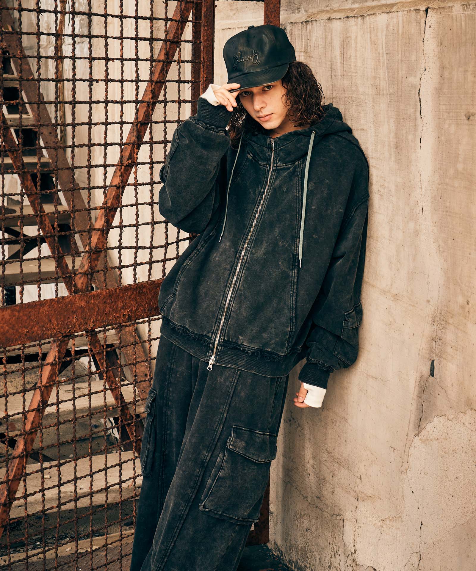 GB0125/CS20 : Distorted High Neck Hoodie / ディストーテッド