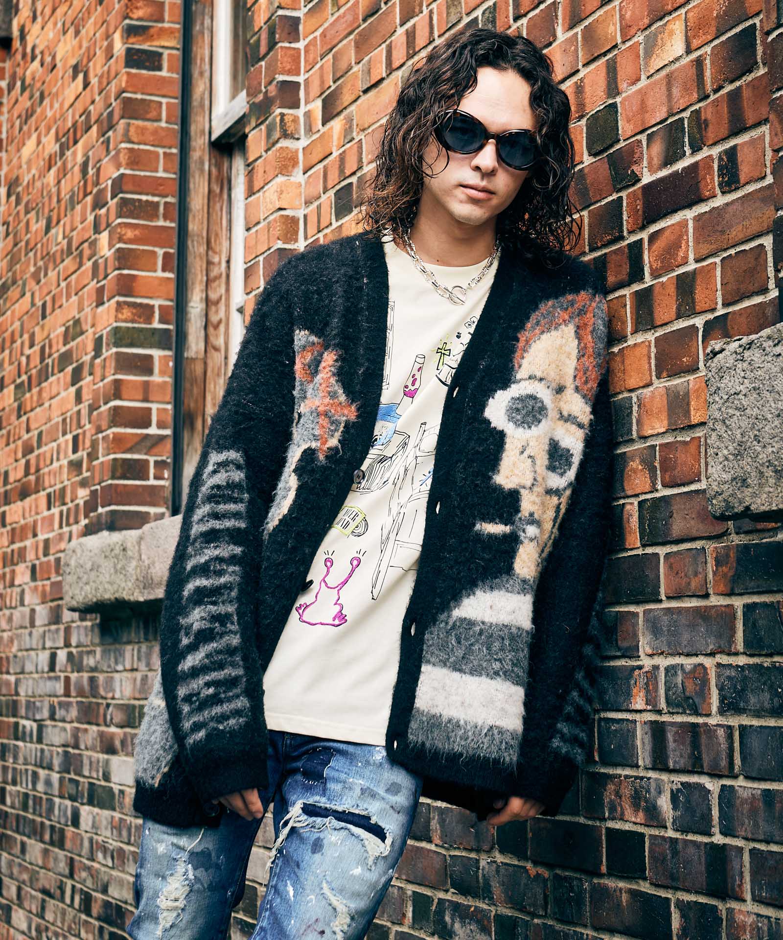 GB0125/KNT02: Weeping Man Cardigan – glamb Online Store