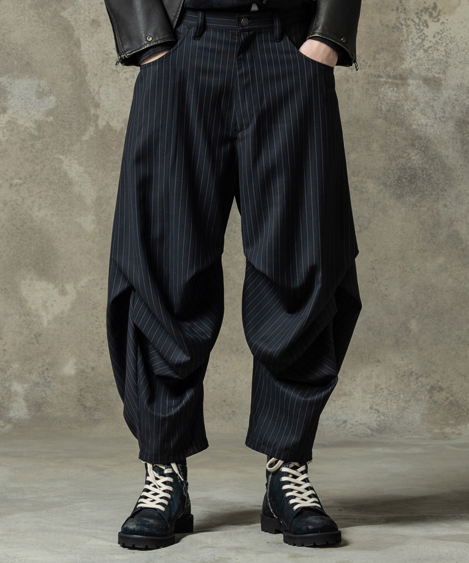 GB0125/P12 : Irregular Tuck Wide Slacks / イレギュラータック