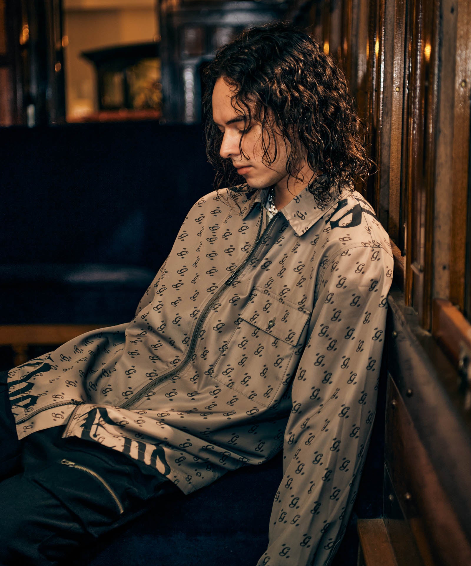 GB0125/SH05 : Monogram Black Letter Shirt / モノグラムブラック