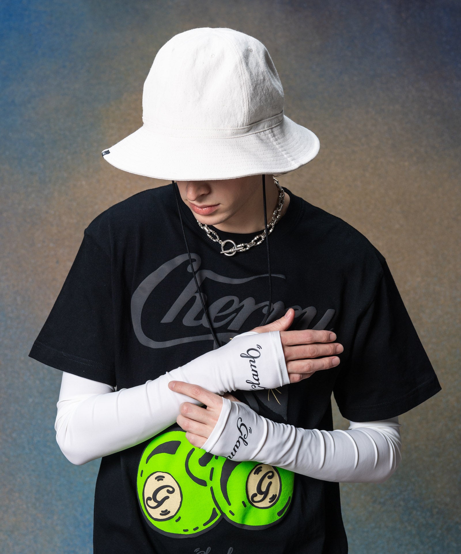 GB0225/AC04 : Spin Logo Arm Cover / スピンロゴアームカバー | glamb