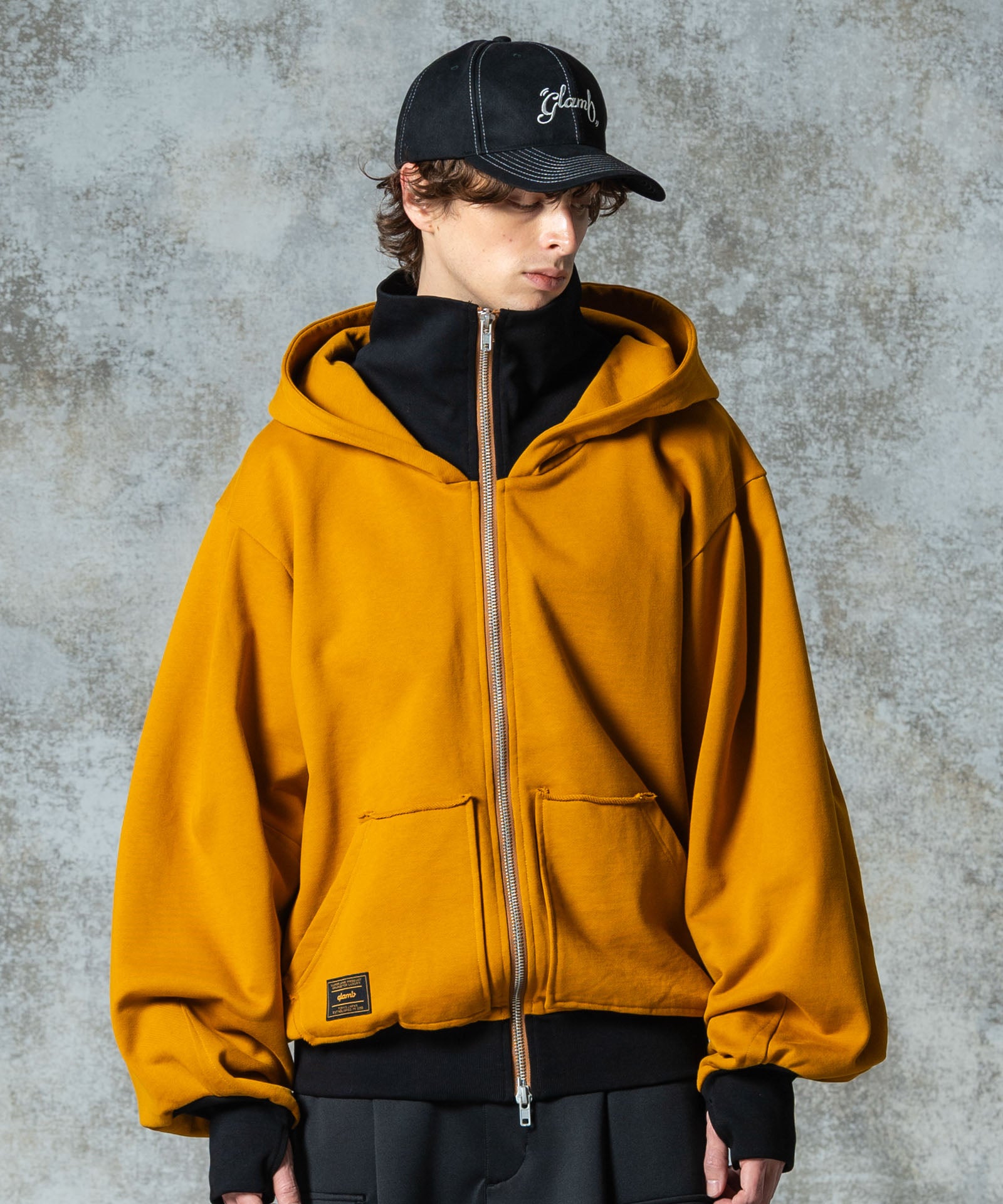 GB0325/CS09: Layered Neck Hoodie | glamb Online Store | ブランド