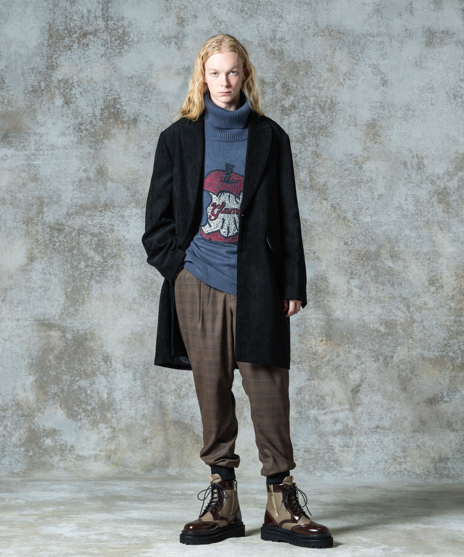 GB0325/KNT05: Eaten Apple Turtle Neck Knit / Eaten Apple Turtle