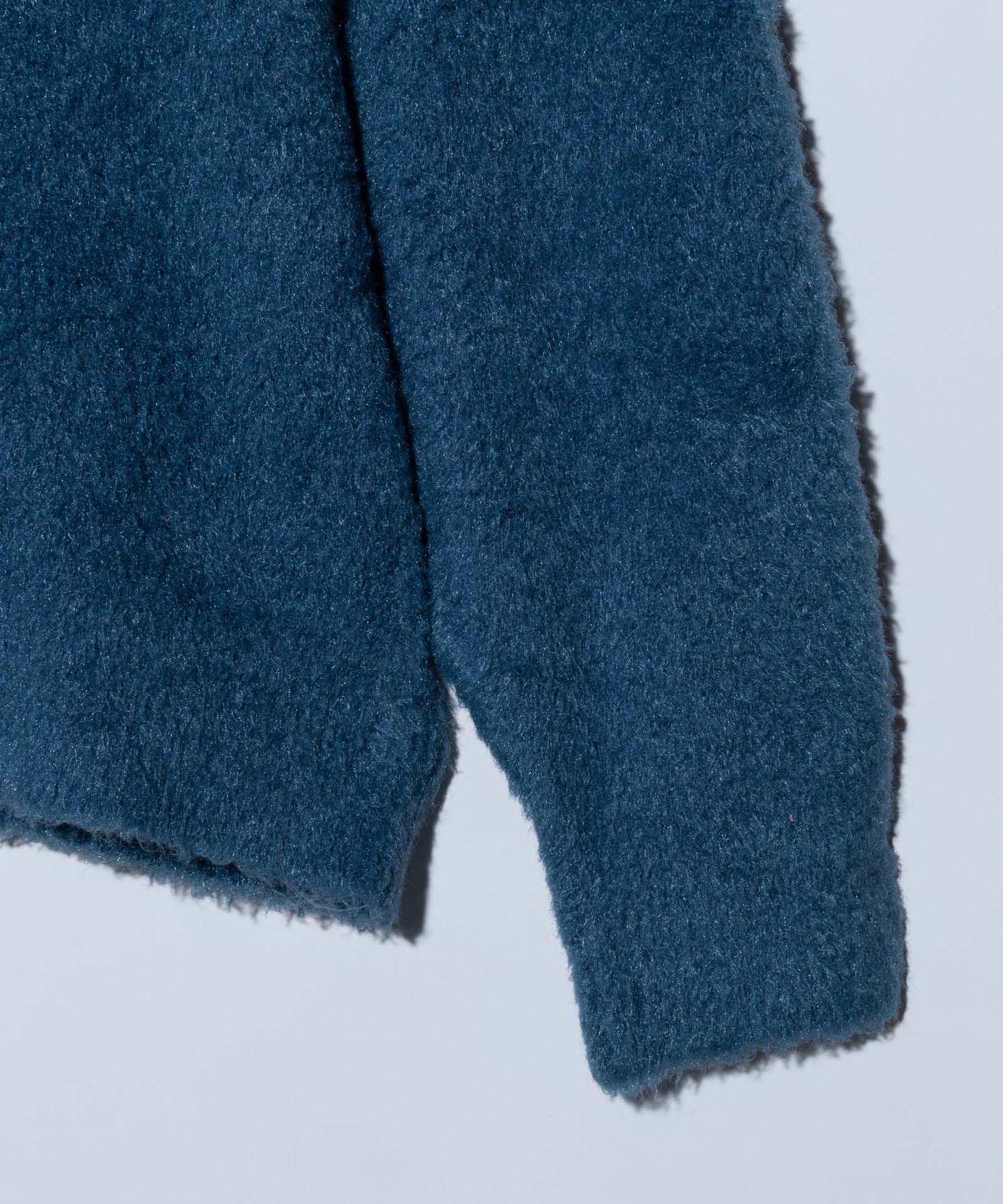 GB0325/KNT06: Spin Logo Shaggy Knit | glamb Online Store