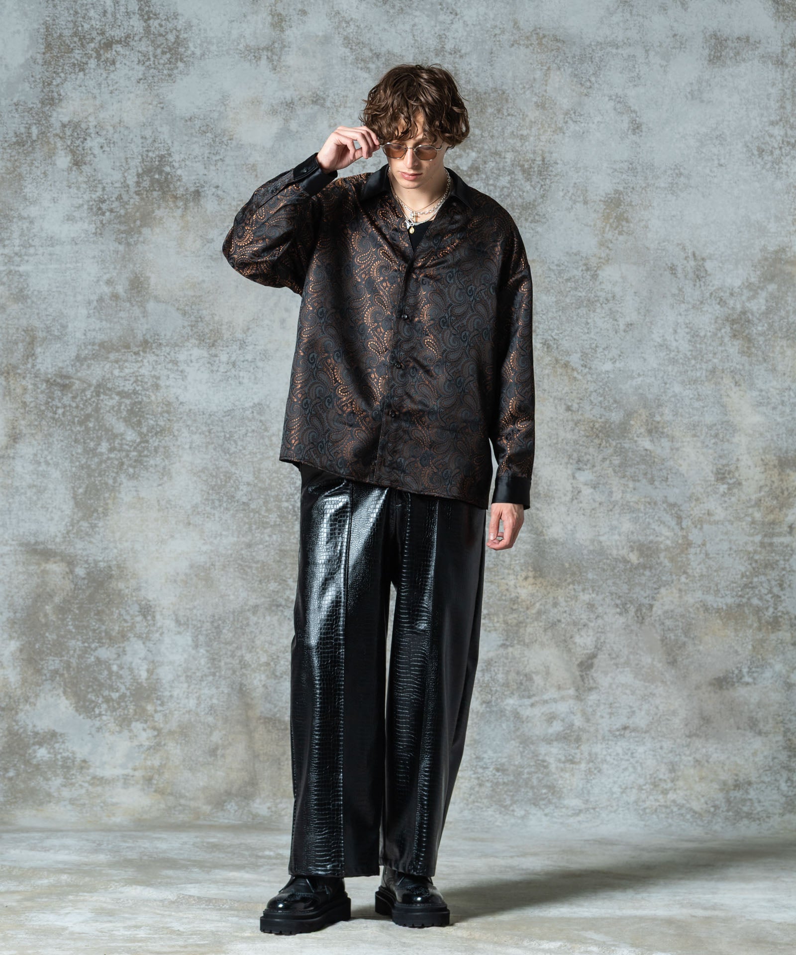 GB0325/P09 : Synth Leather Baggy Slacks / シンセレザーバギー