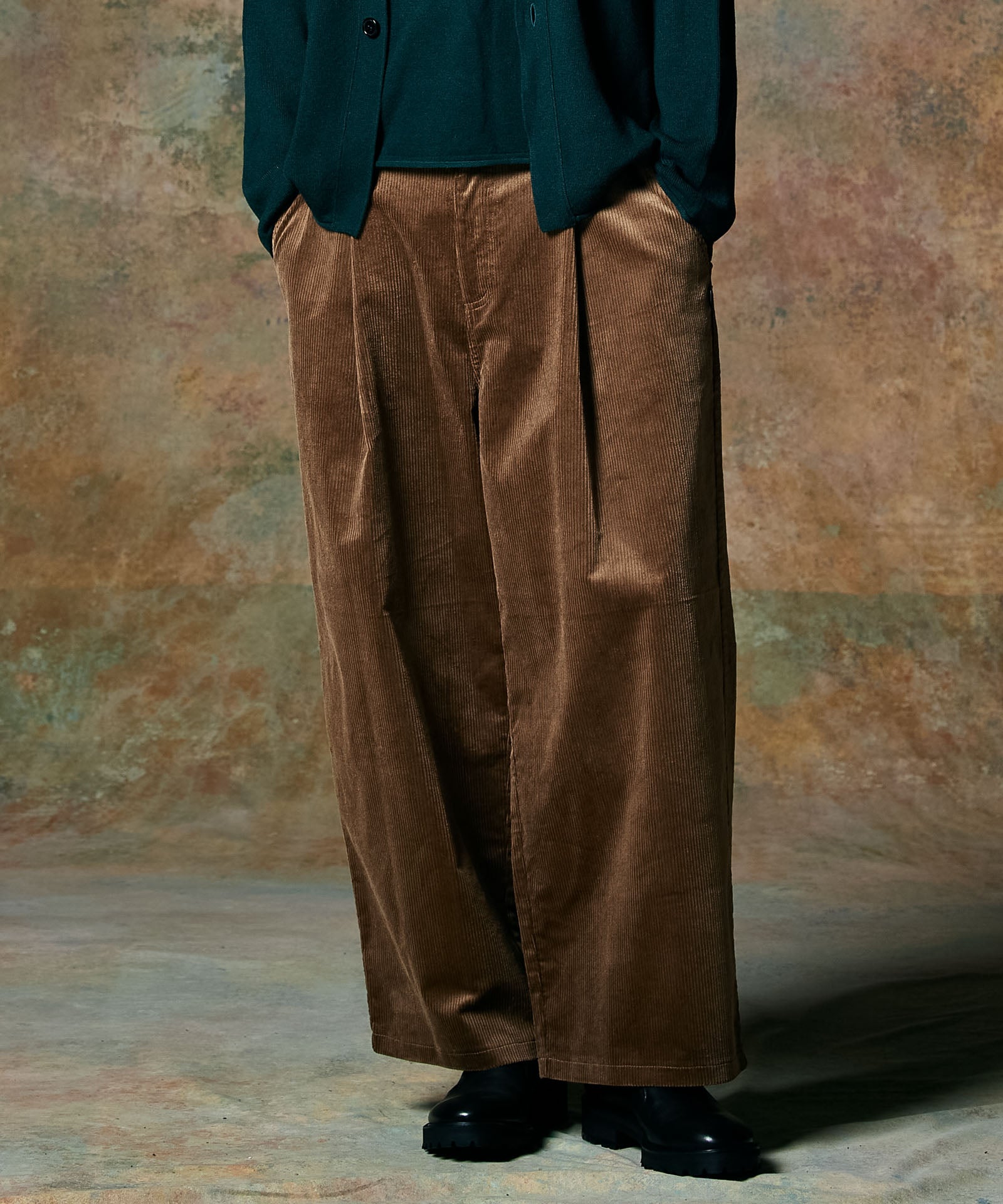 GB0424/P09: Tuck Corduroy Pants – glamb Online Store