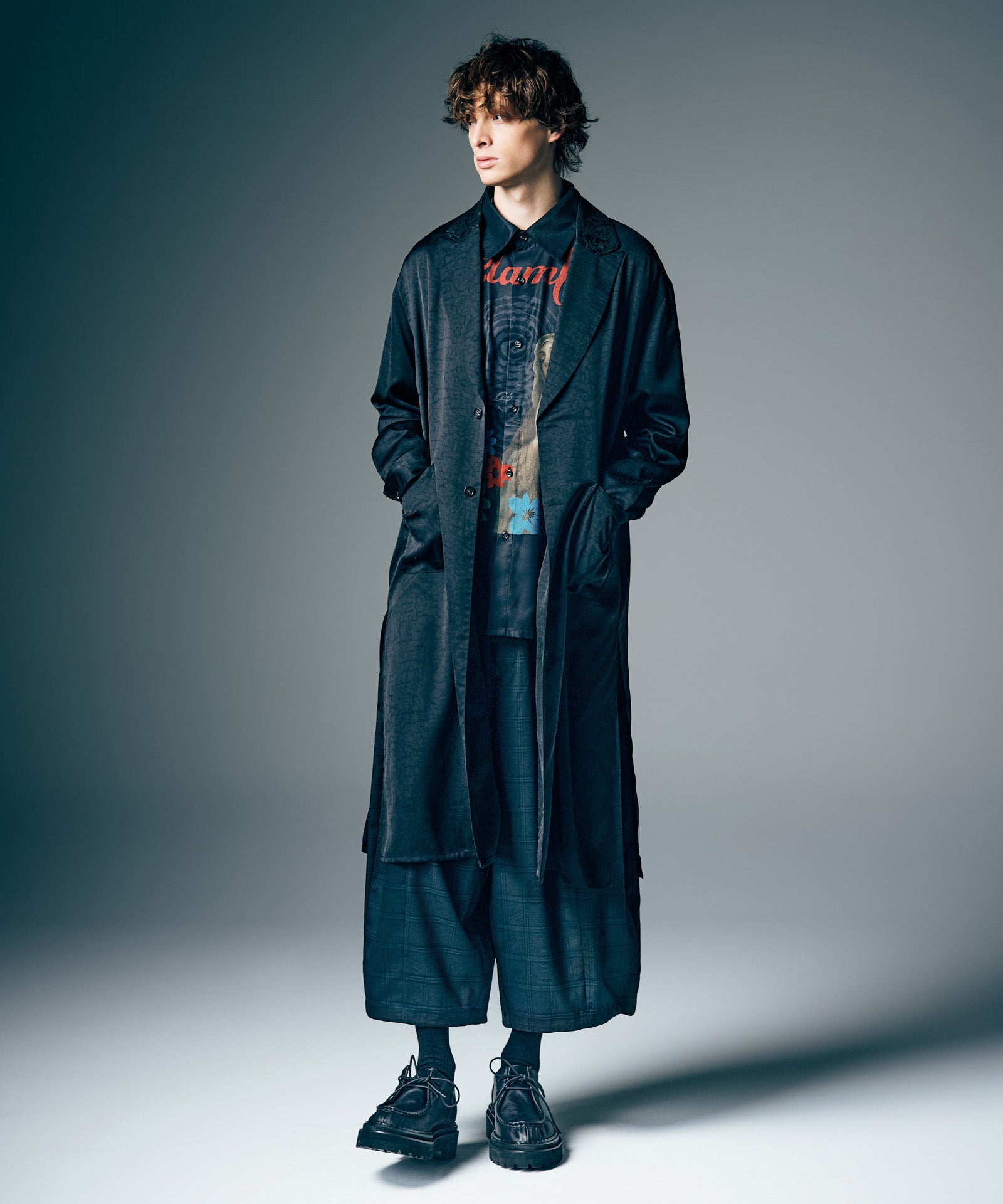 H:186 / C:89 / W:71 / H:92 着用サイズ:L