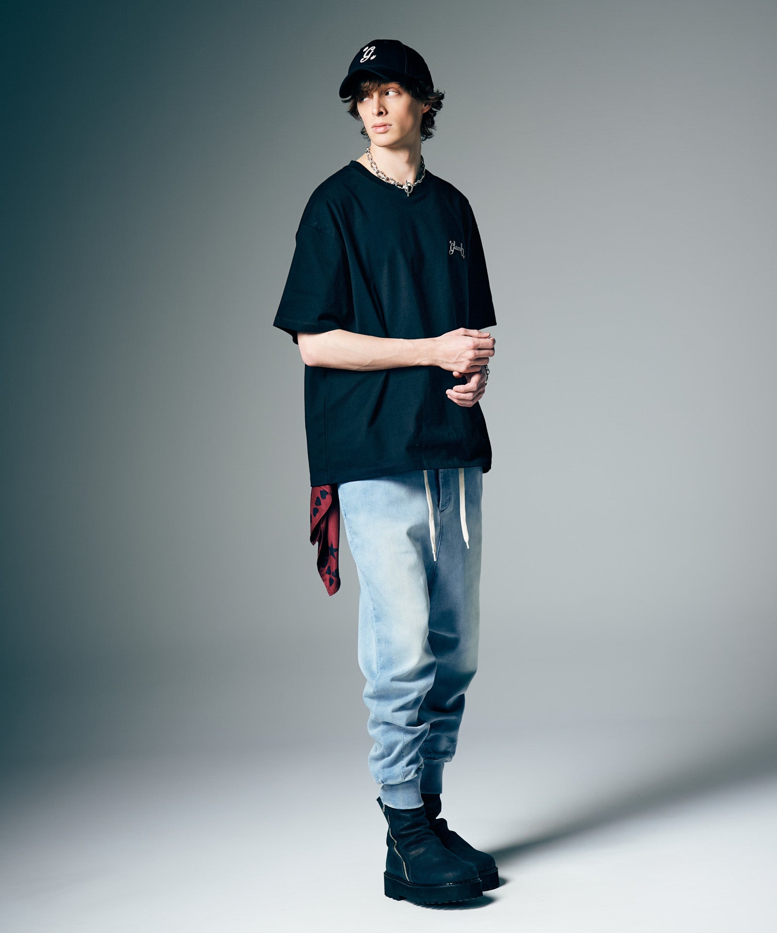 H:186 / C:89 / W:71 / H:92 着用サイズ:L