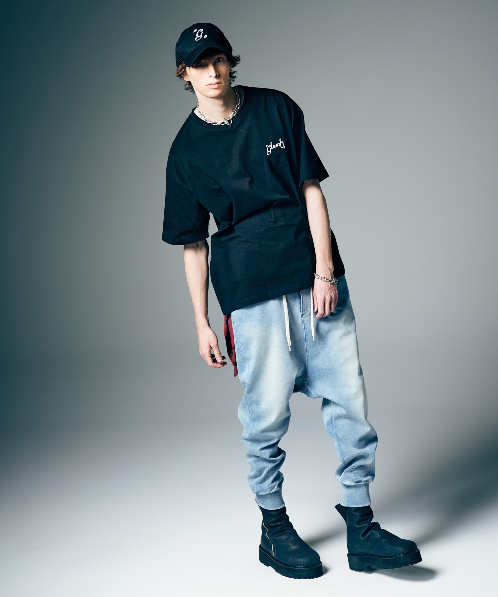 H:186 / C:89 / W:71 / H:92 着用サイズ:L