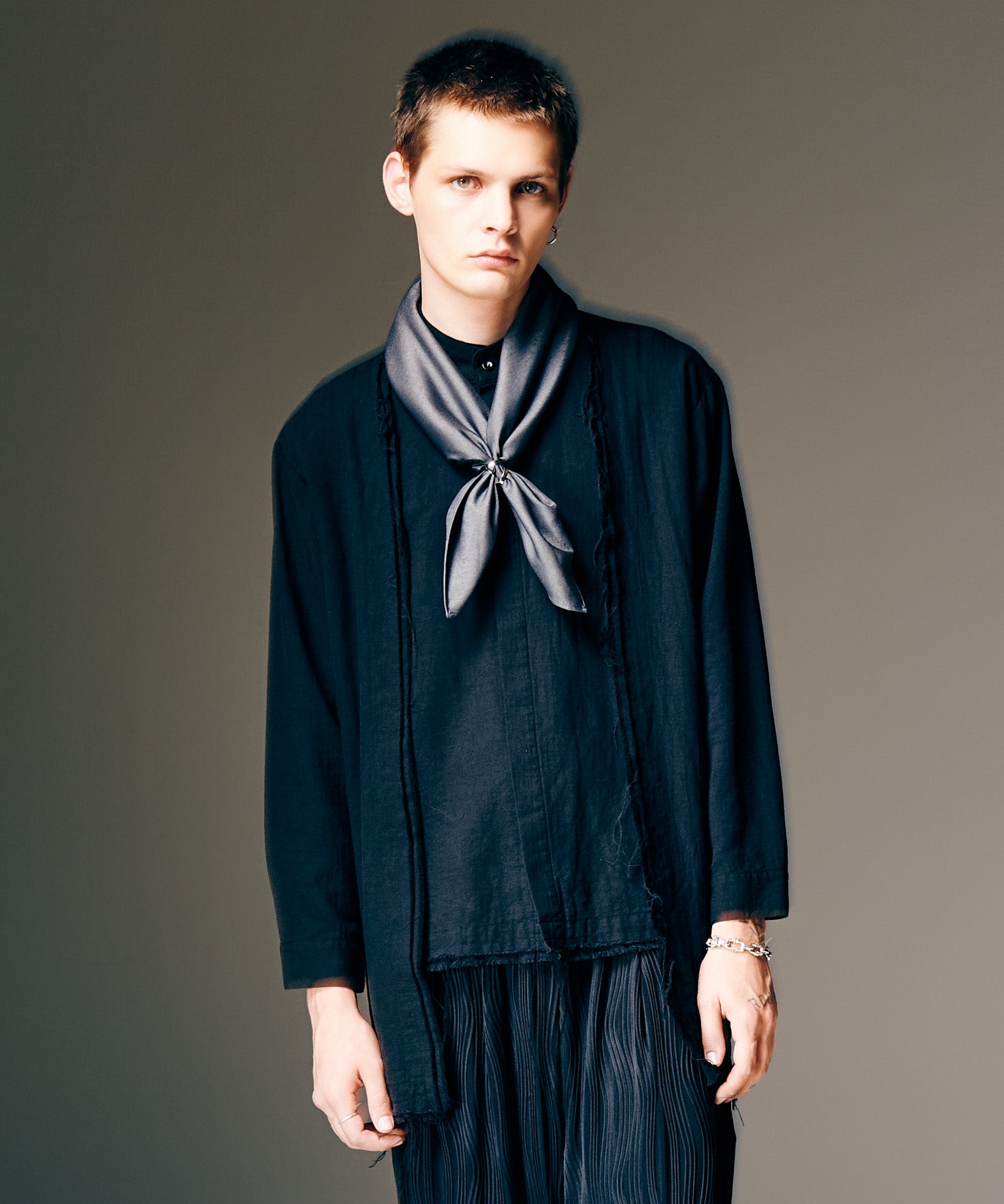 GB0126/AC08 : Oversized Glossy Scarf / オーバーサイズグロッシー