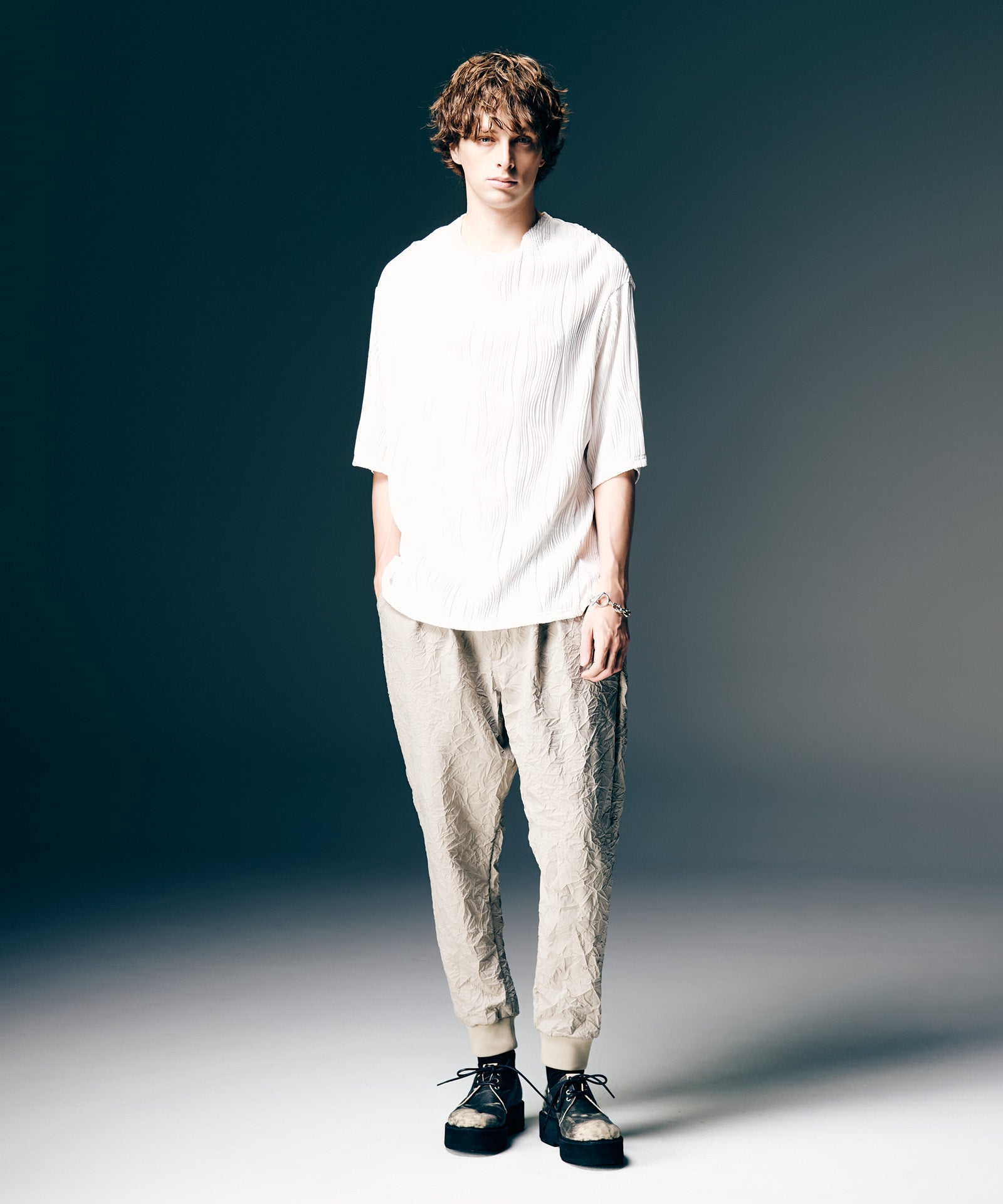 H:186 / C:89 / W:71 / H:92 着用サイズ:M