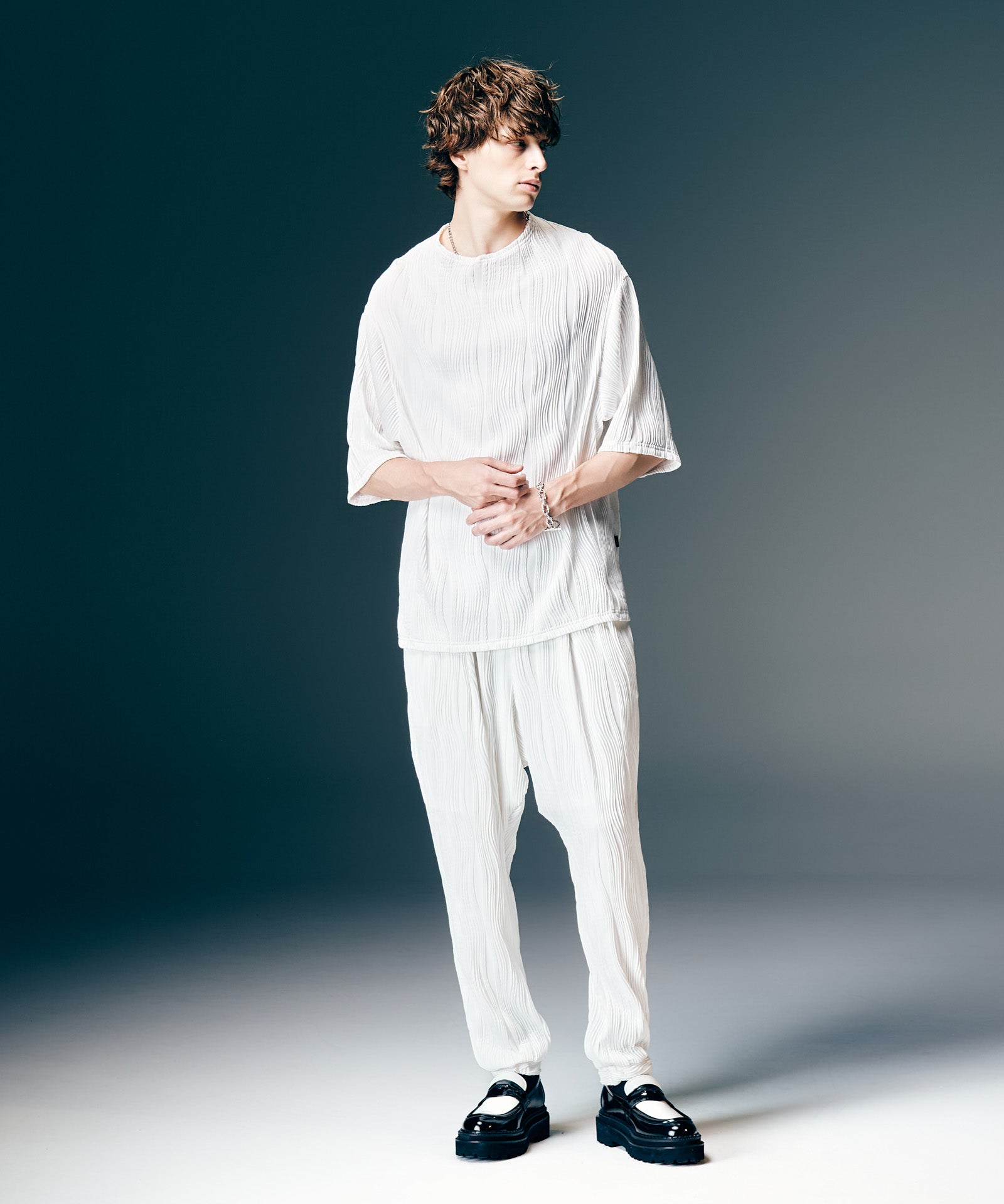 H:186 / C:89 / W:71 / H:92 着用サイズ:M