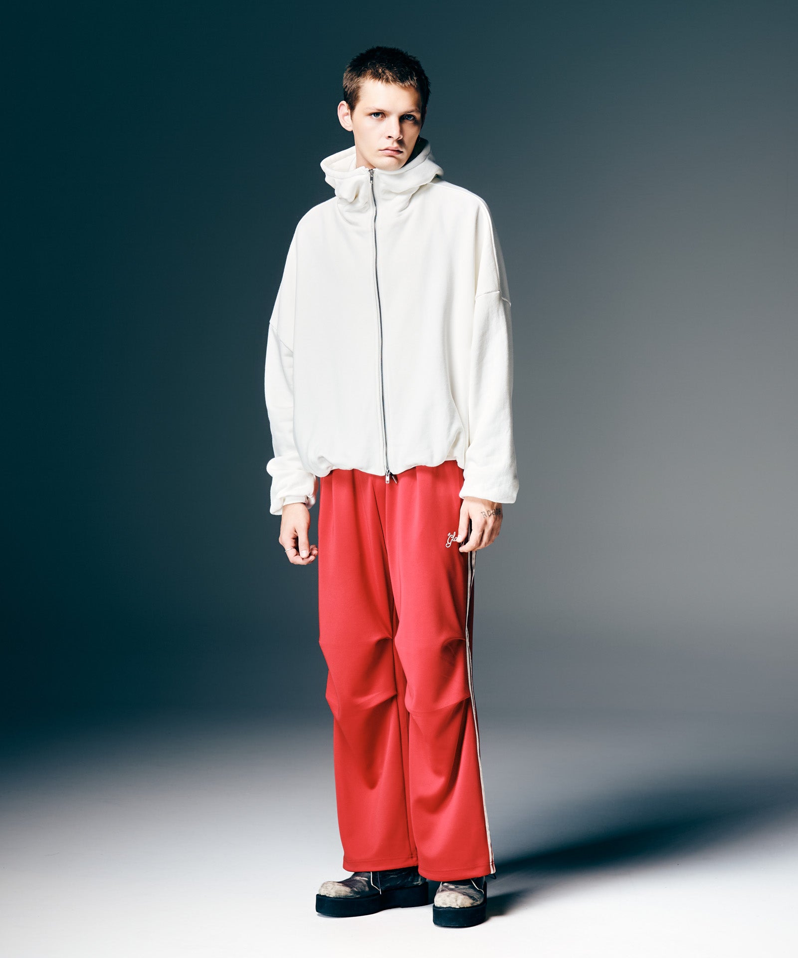 H:187 / C:92 / W:74 / H:91 着用サイズ:L