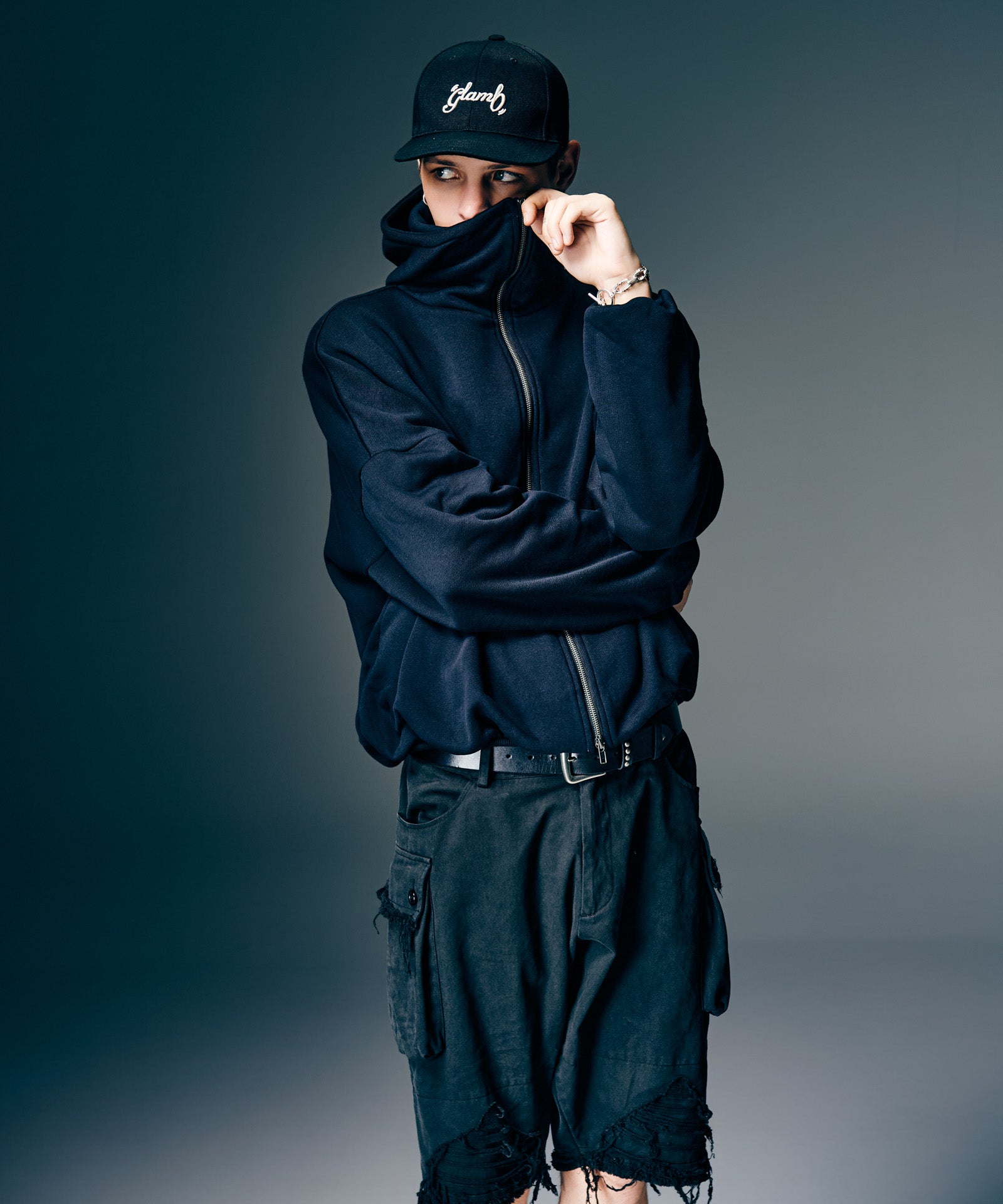 H:187 / C:92 / W:74 / H:91 着用サイズ:M