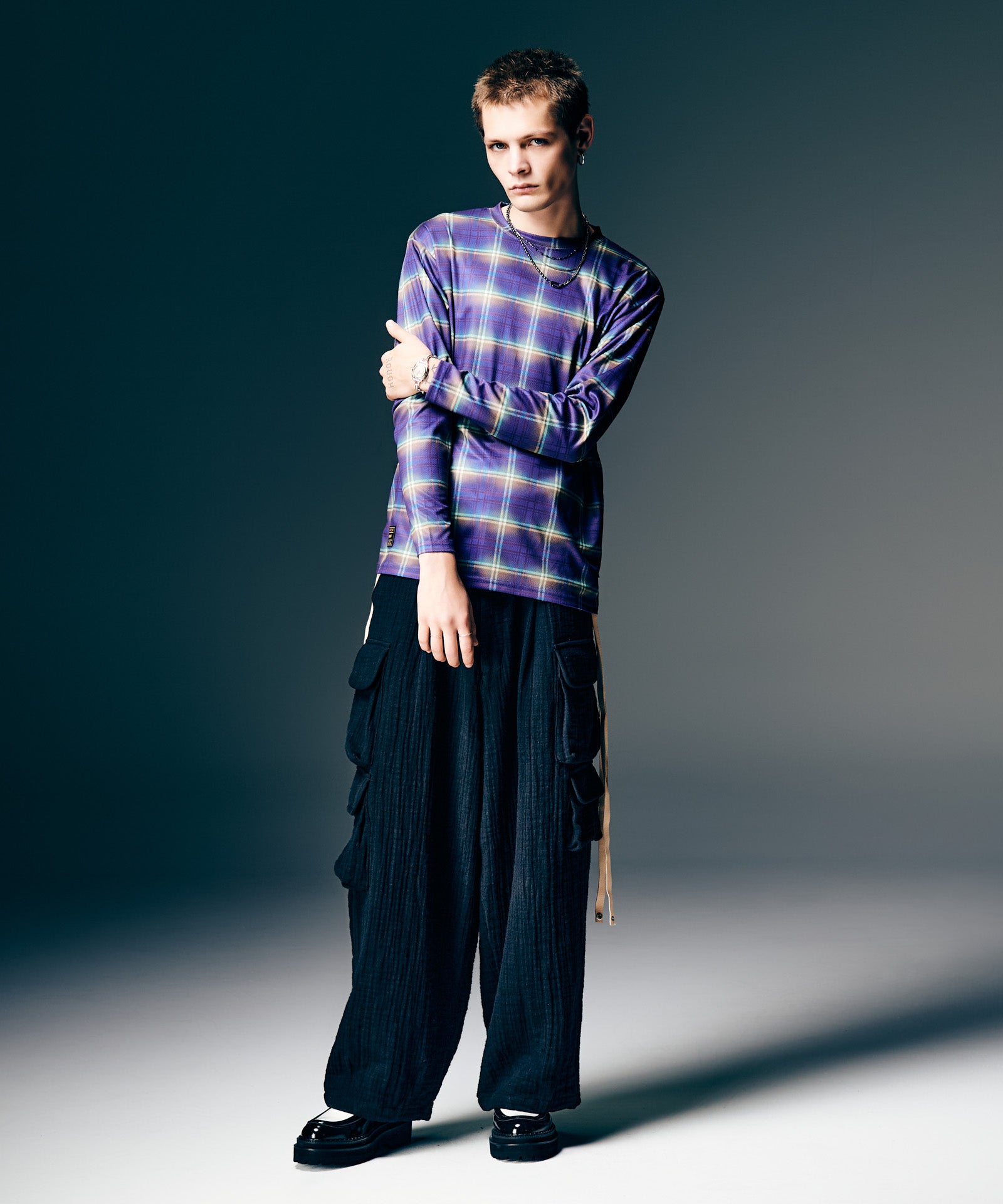 H:187 / C:92 / W:74 / H:91 着用サイズ:L