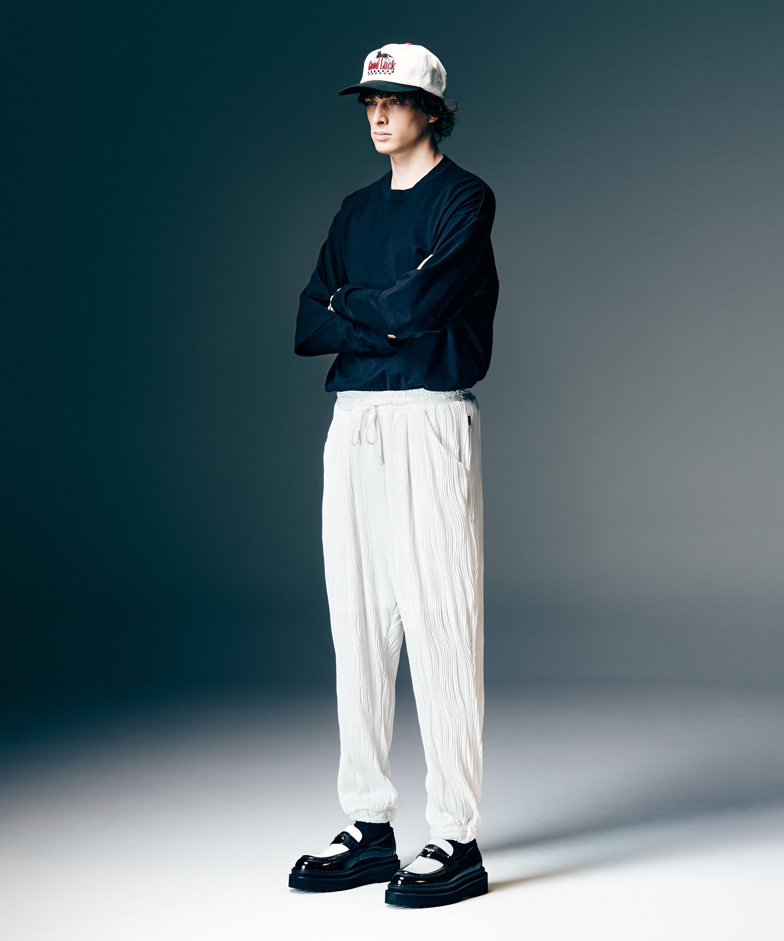 H:186 / C:89 / W:71 / H:92 着用サイズ:M