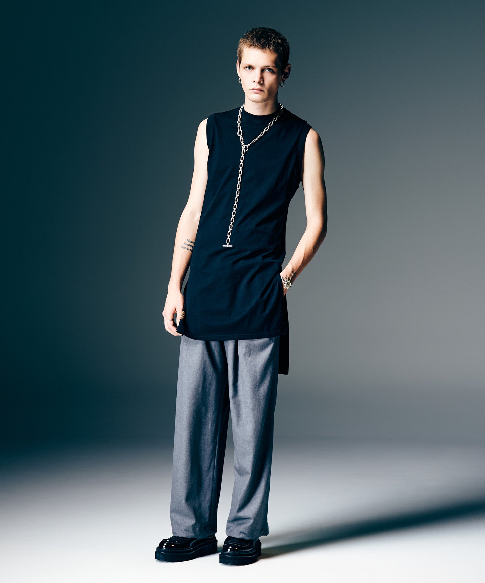 H:187 / C:92 / W:74 / H:91 着用サイズ:M