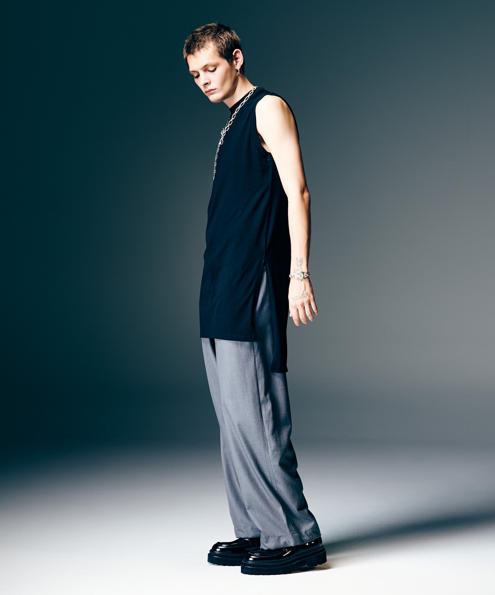 H:187 / C:92 / W:74 / H:91 着用サイズ:M