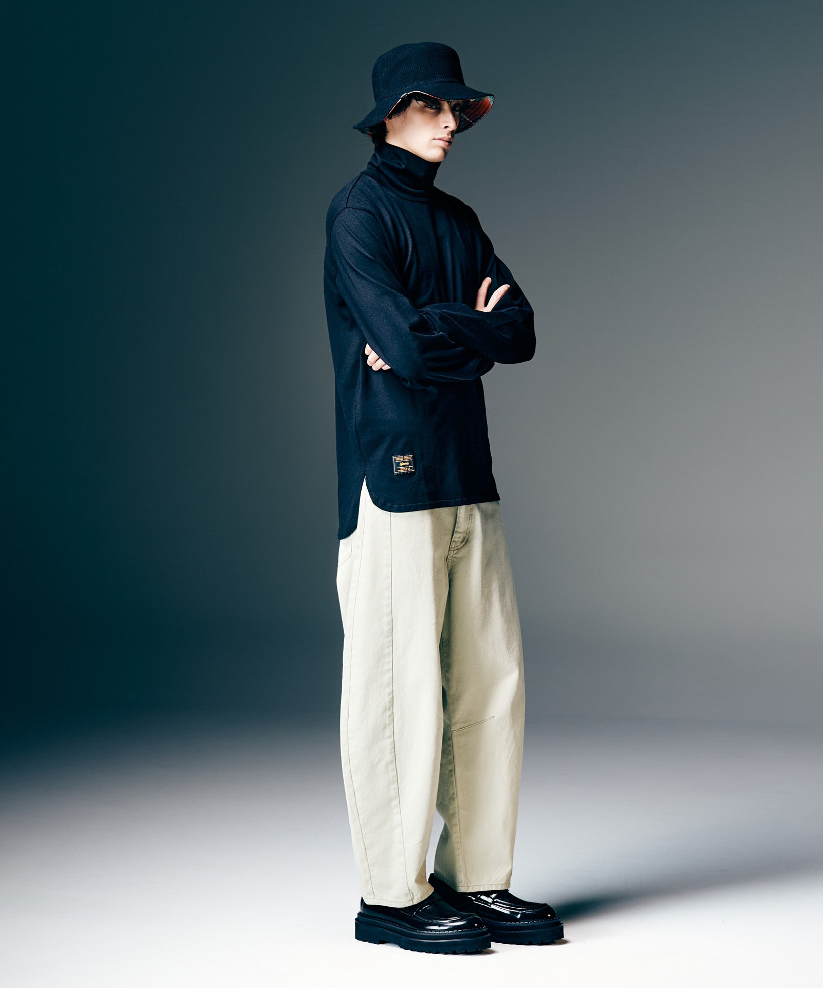 H:186 / C:89 / W:71 / H:92 着用サイズ:L