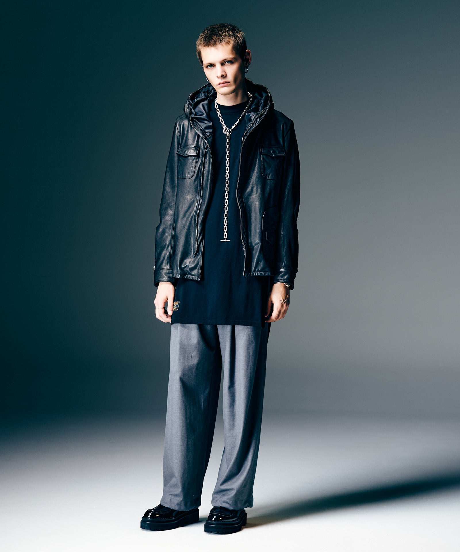 H:187 / C:92 / W:74 / H:91 着用サイズ:L