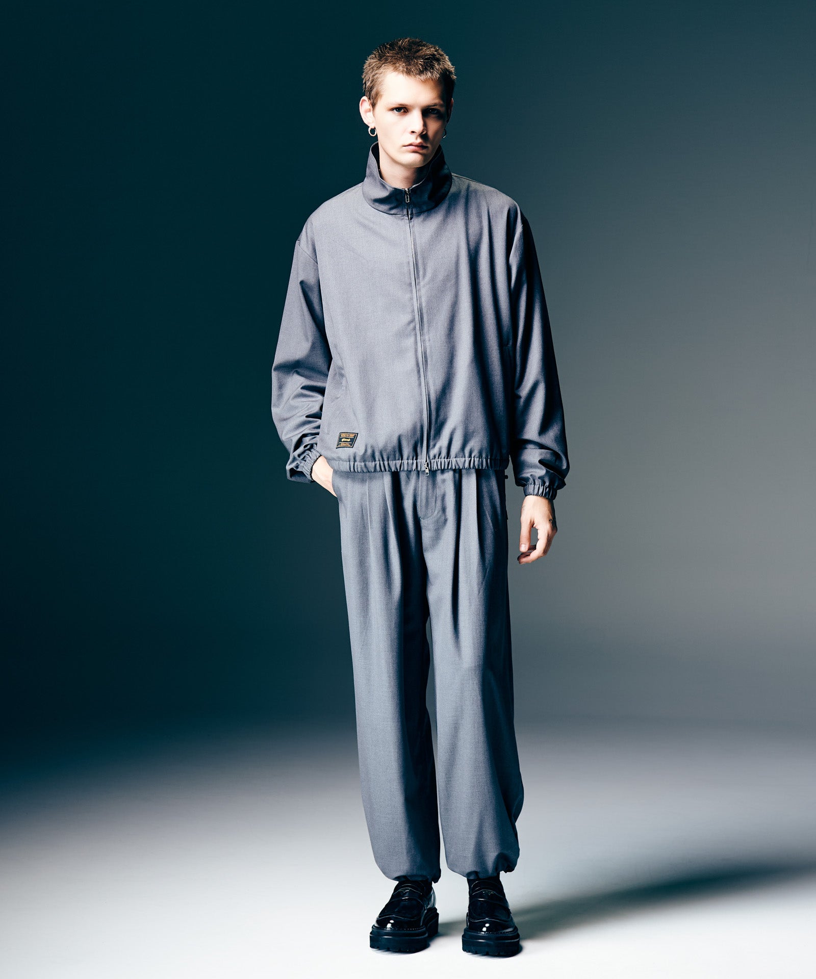 H:187 / C:92 / W:74 / H:91 着用サイズ:L