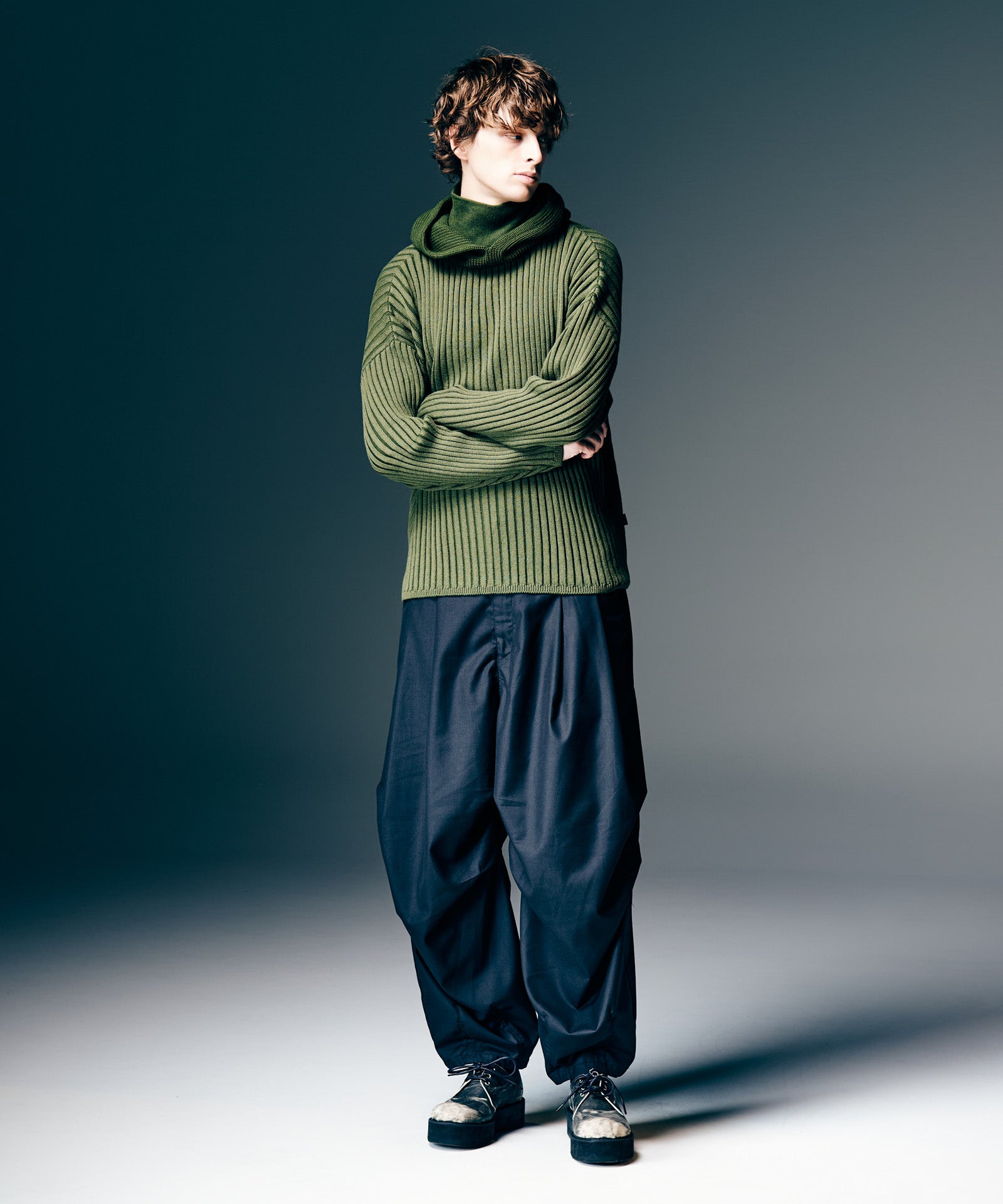 H:186 / C:89 / W:71 / H:92 着用サイズ:M