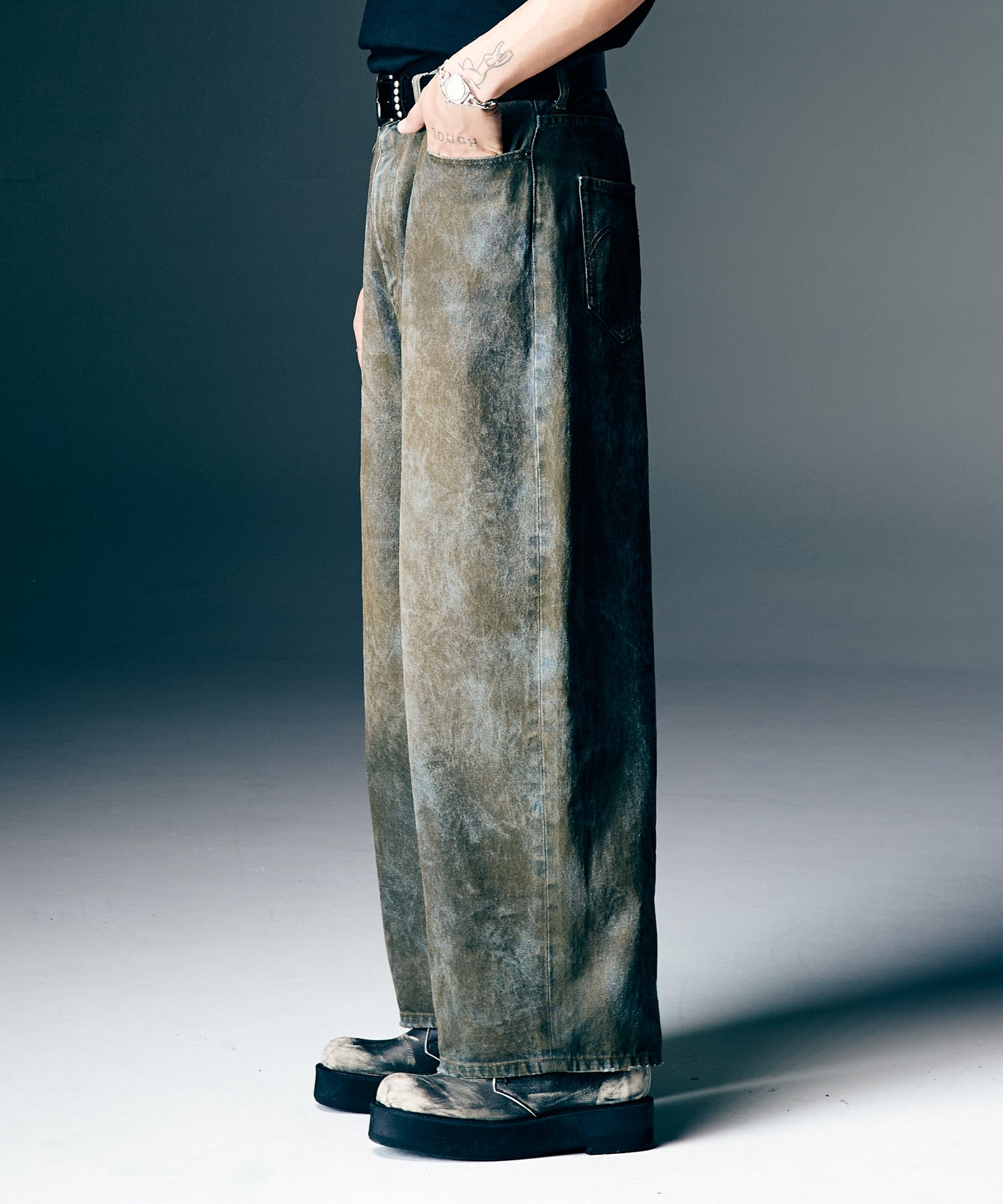 H:187 / C:92 / W:74 / H:91 着用サイズ:L