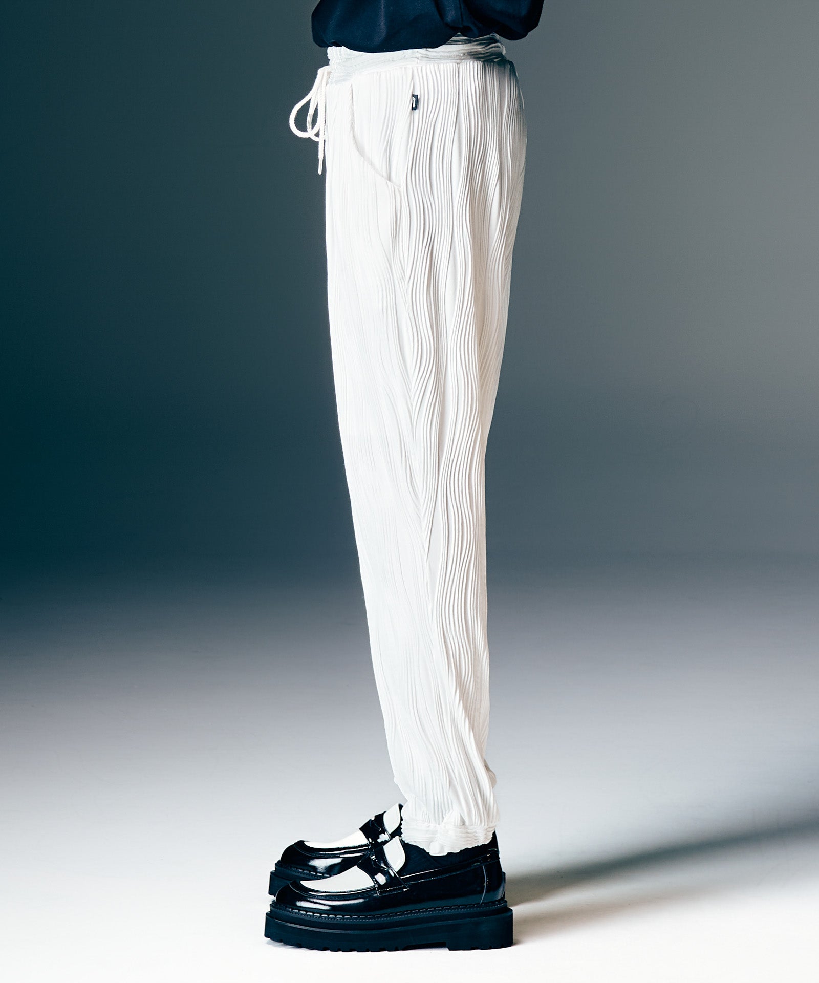 GB0126/P06 : Willow Crepe Pants / ウィロークレープパンツ – glamb