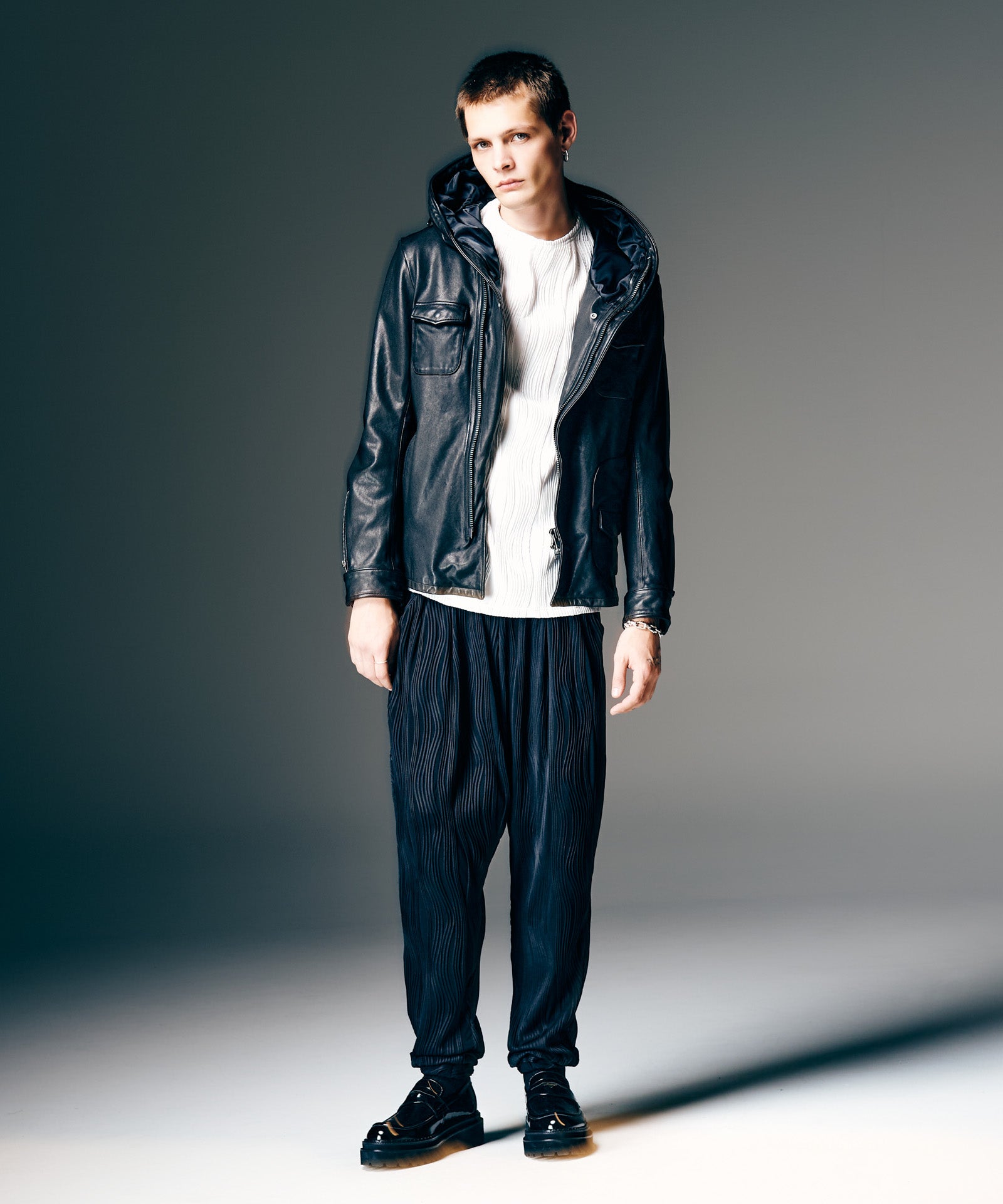 H:187 / C:92 / W:74 / H:91 着用サイズ:L