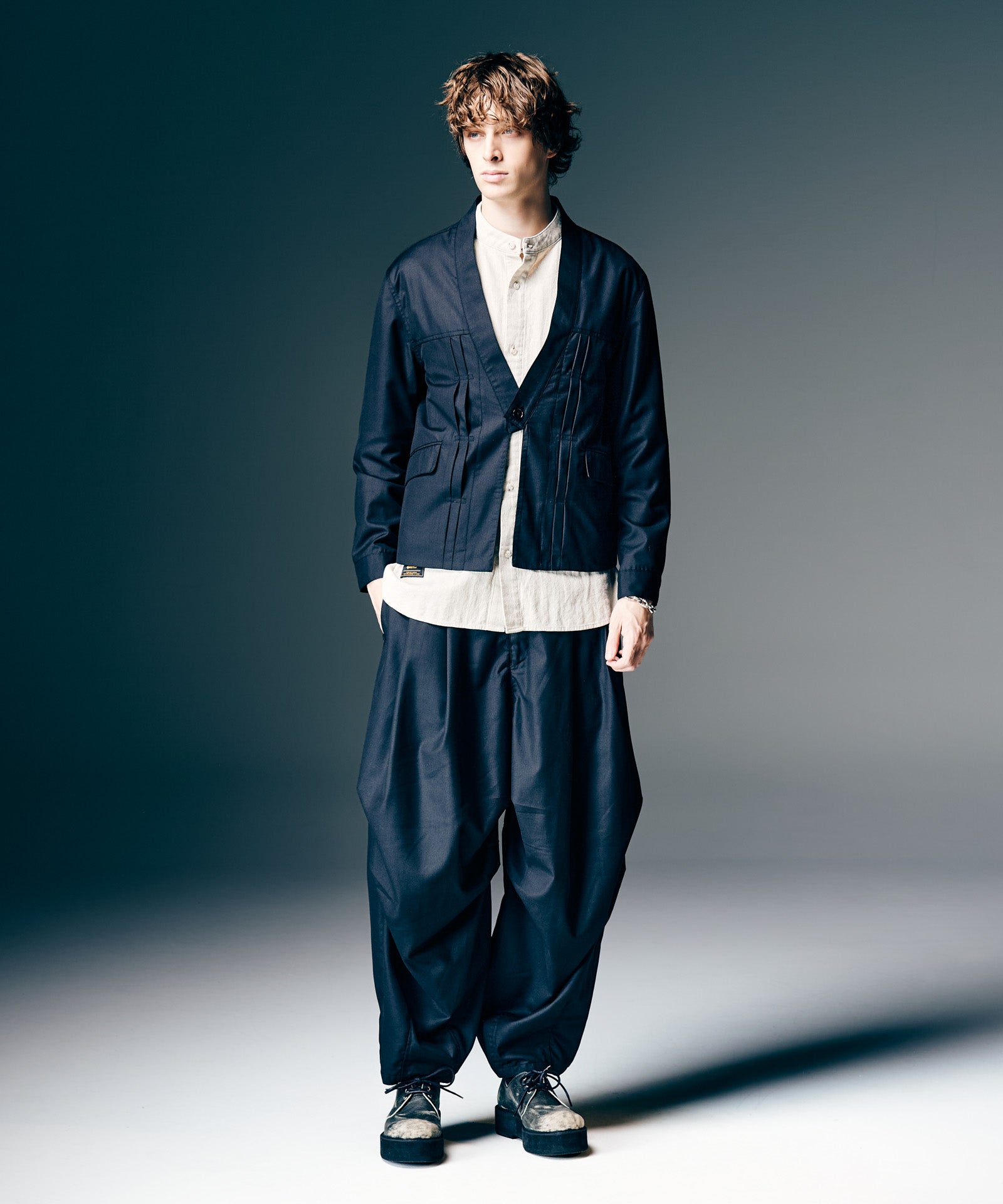 GB0126/P08 : Crossover Tuck Pants / クロスオーバータックパンツ