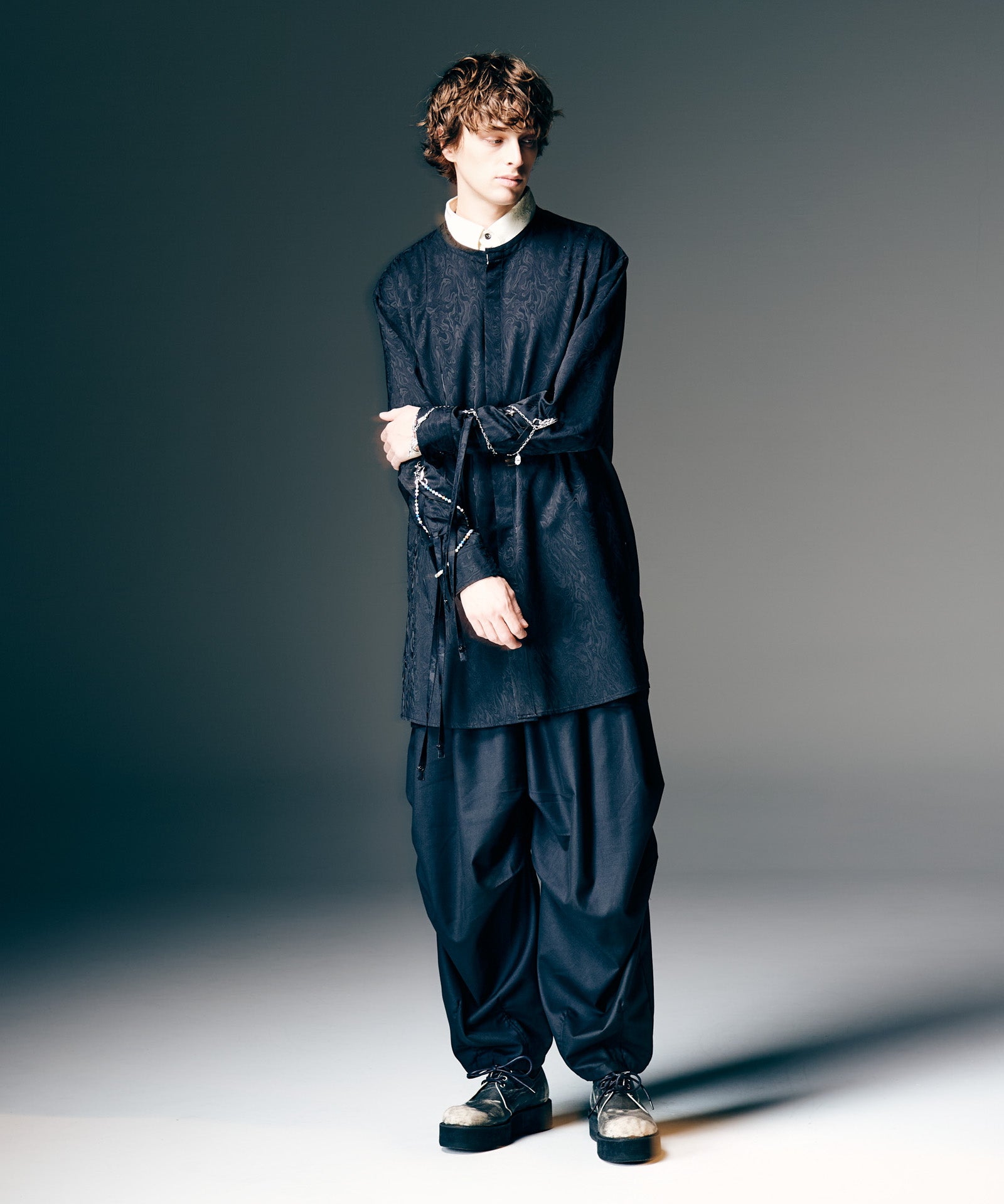 GB0126/P08 : Crossover Tuck Pants / クロスオーバータックパンツ