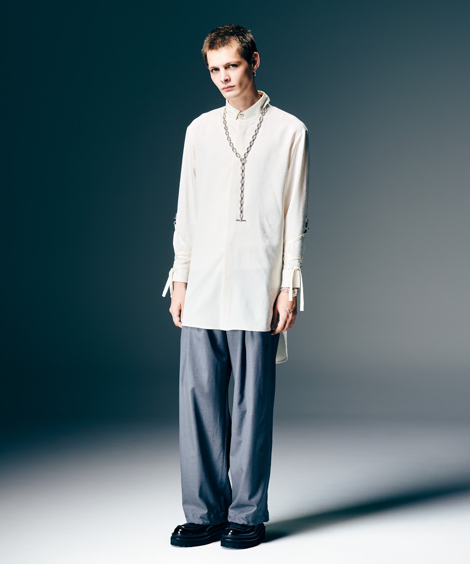 H:187 / C:92 / W:74 / H:91 着用サイズ:L