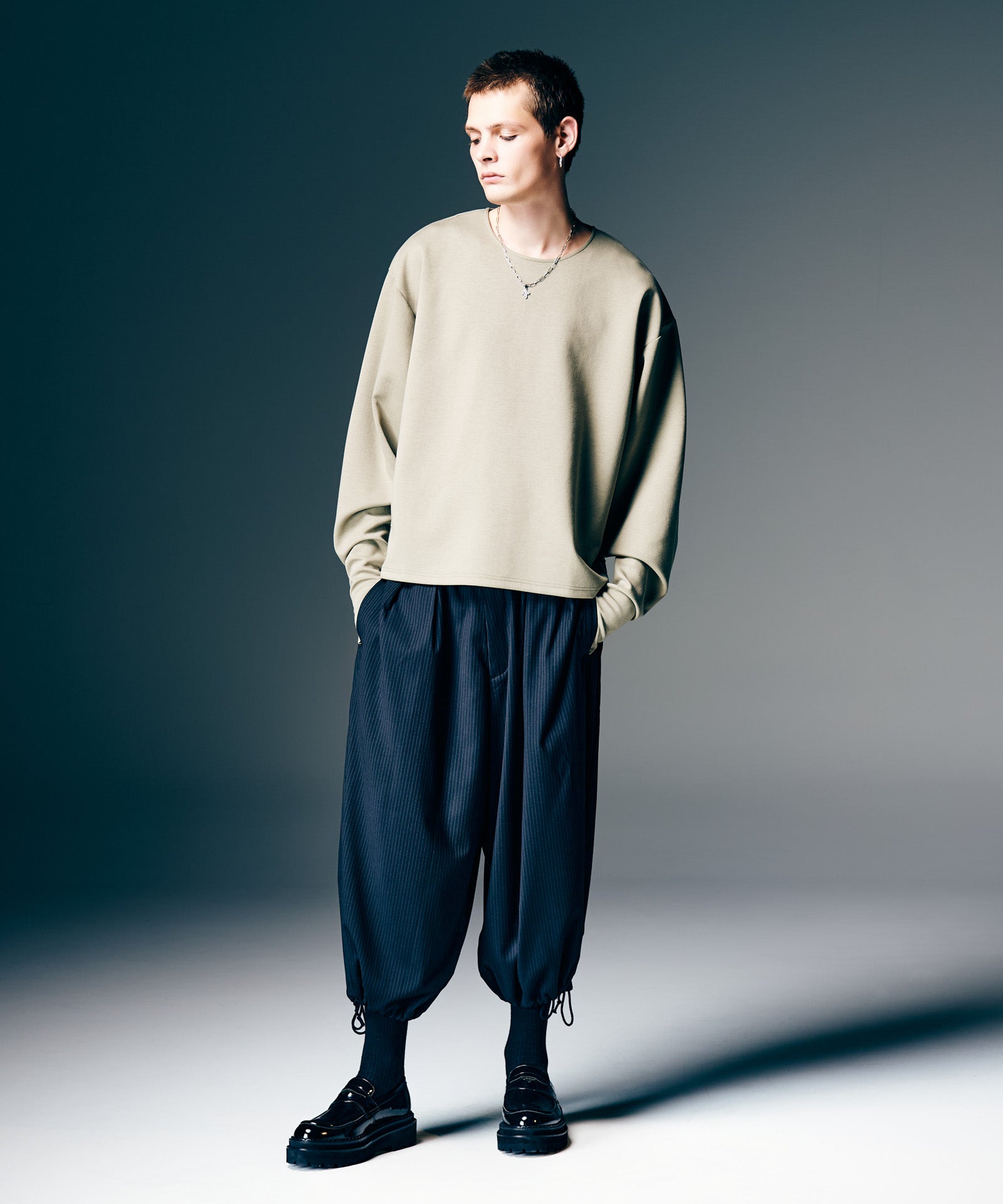 glamb イージークロップドヘムタックパンツ Easy Wide Cropped Pants / イージーワイドクロップドパンツ glamb
