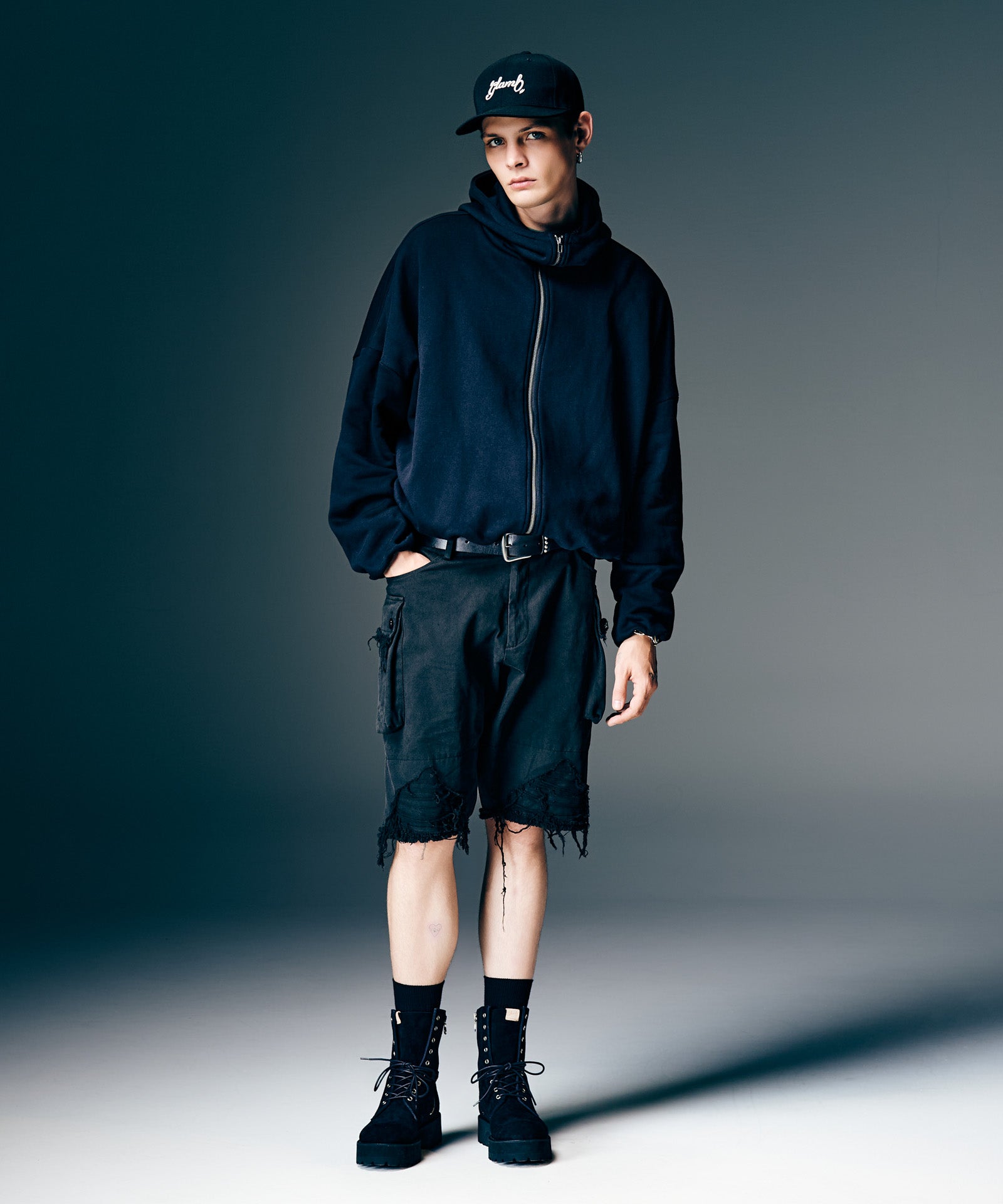 GB0126/P14 : Crush Cargo Shorts / クラッシュカーゴショーツ | glamb