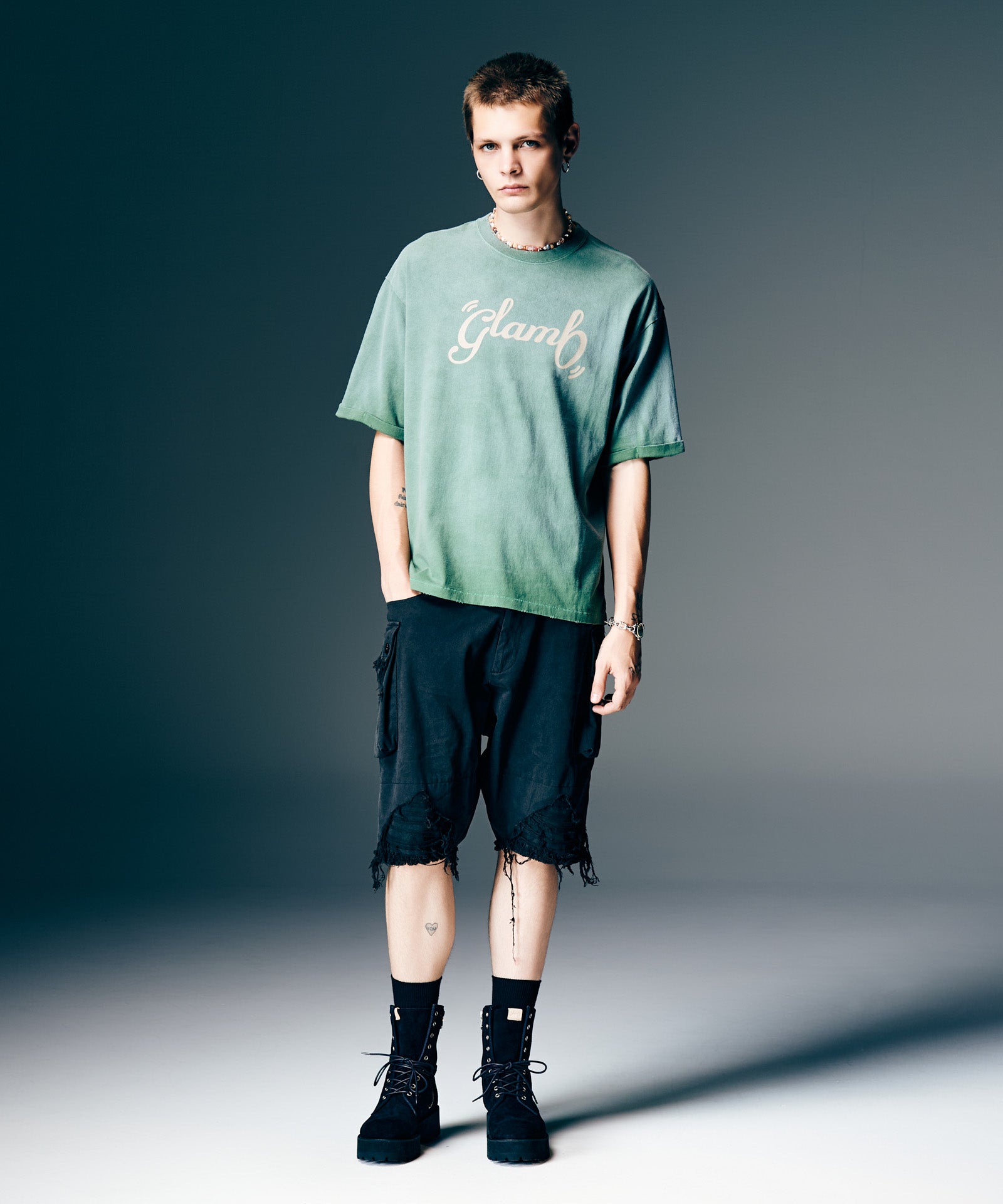 GB0126/P14 : Crush Cargo Shorts / クラッシュカーゴショーツ | glamb