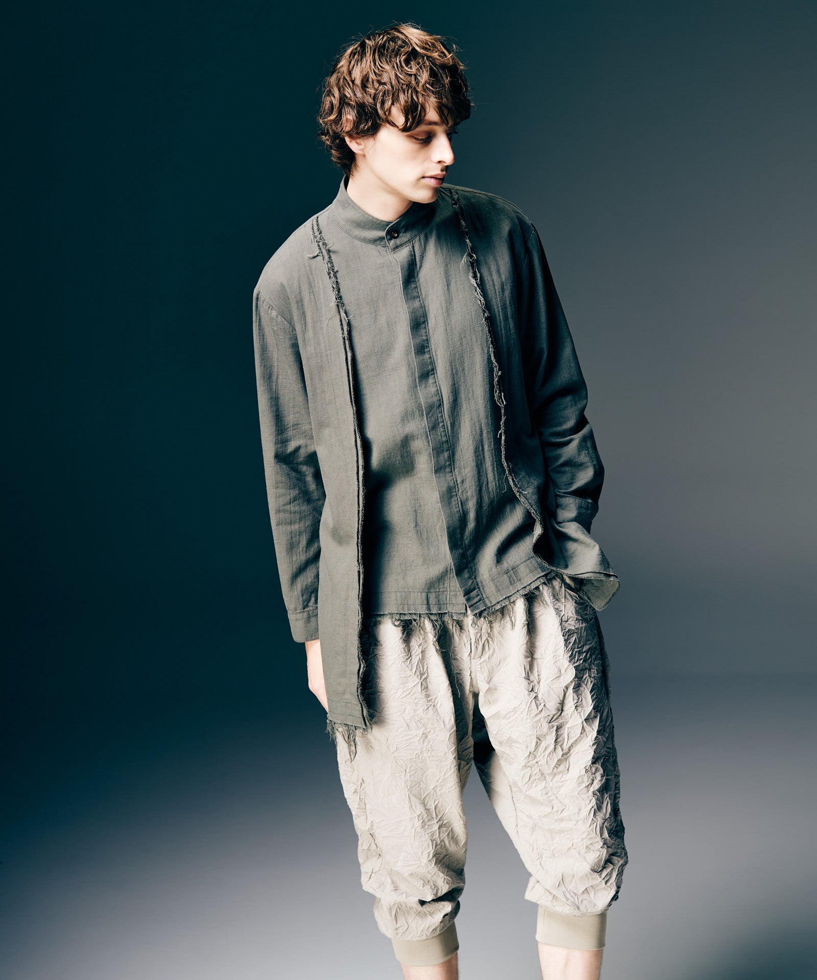 H:186 / C:89 / W:71 / H:92 着用サイズ:M