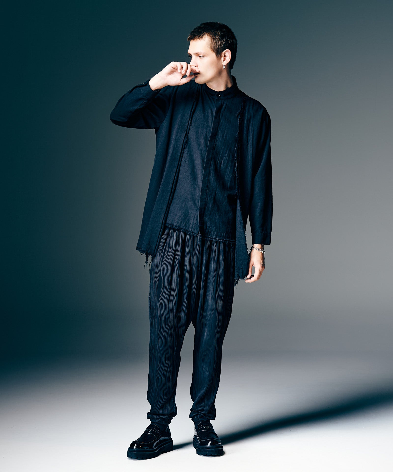 H:187 / C:92 / W:74 / H:91 着用サイズ:L