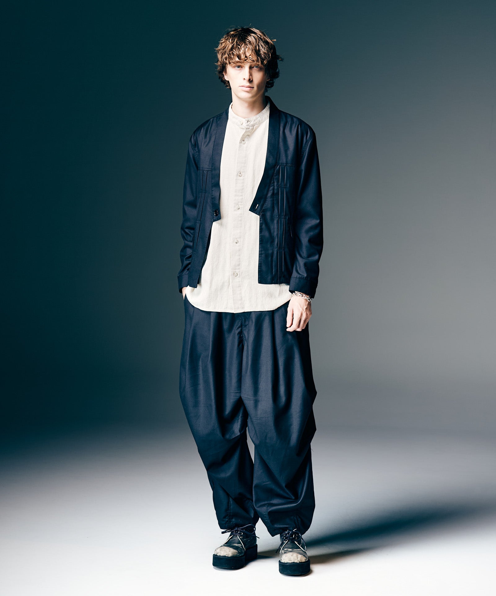 H:186 / C:89 / W:71 / H:92 着用サイズ:M