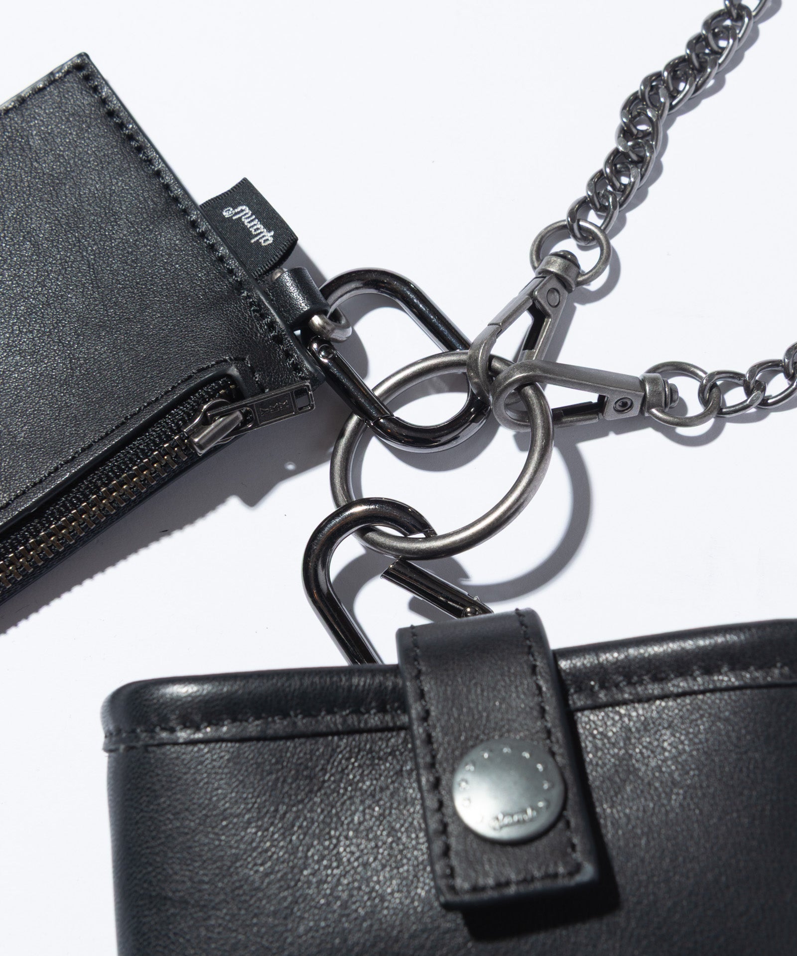 GB0226/AC05 : Leather Multi Pouch / レザーマルチポーチ | glamb