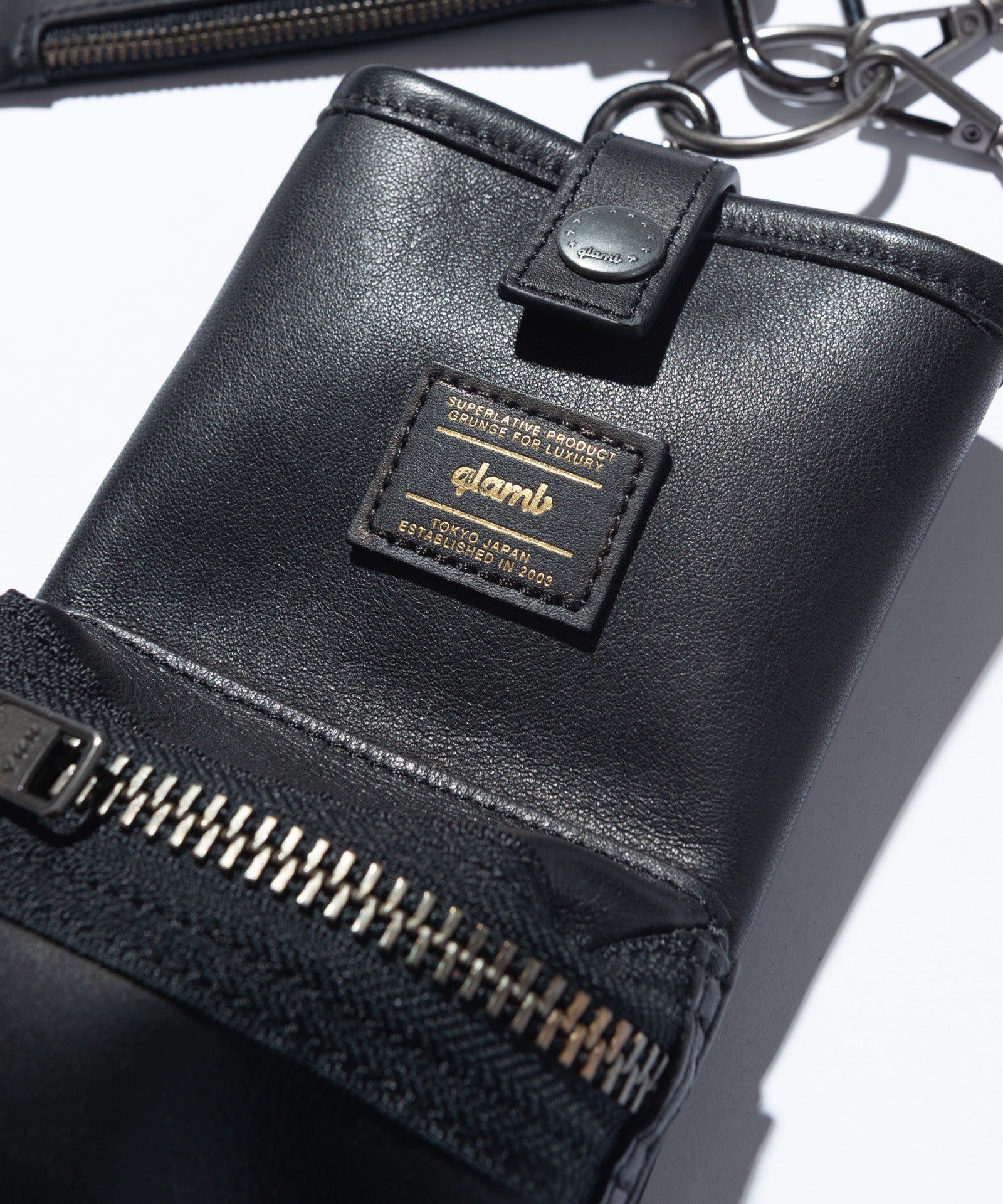 GB0226/AC05 : Leather Multi Pouch / レザーマルチポーチ | glamb