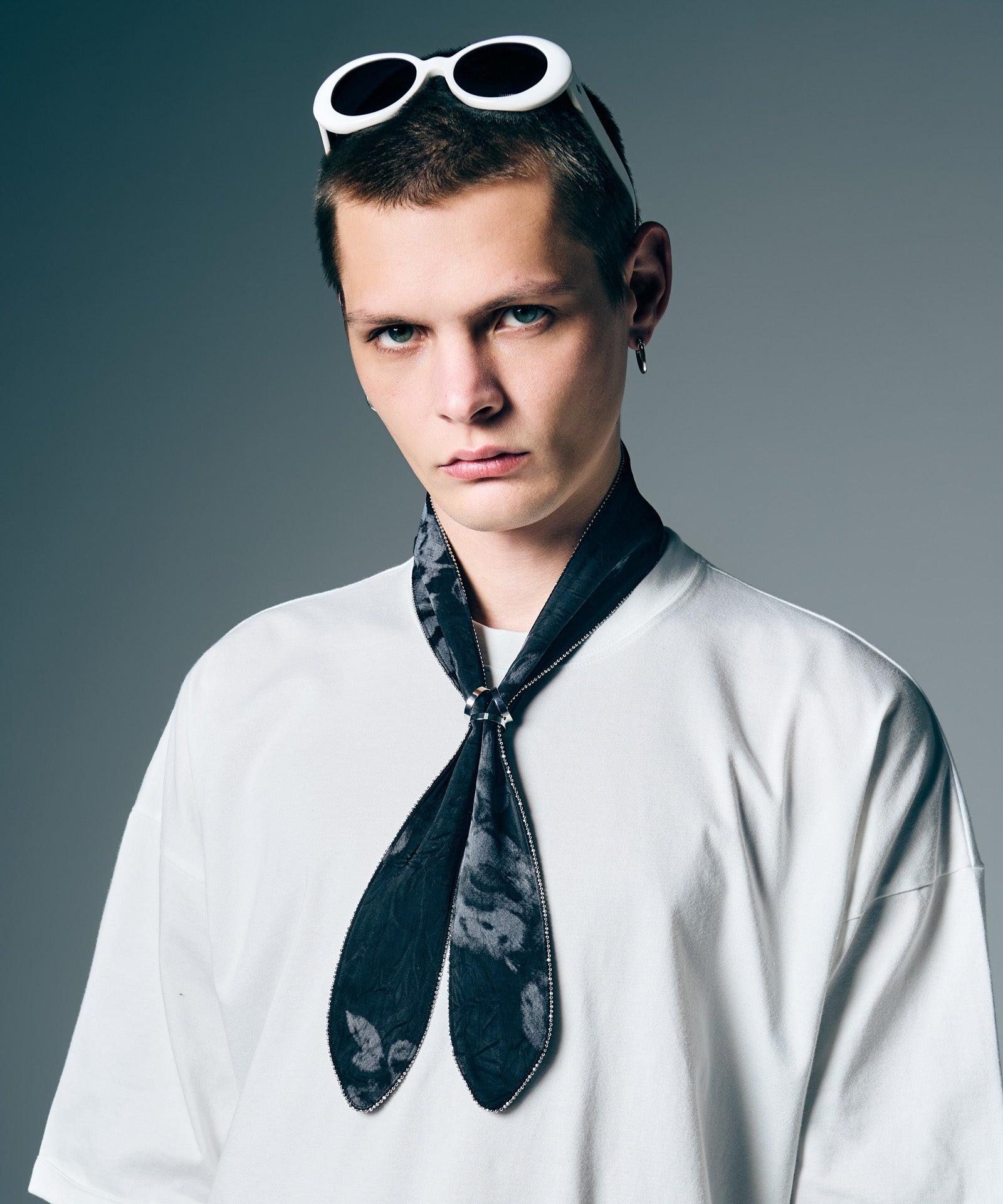 GB0226/AC11 : Studs Line Scarf / スタッズラインスカーフ | glamb