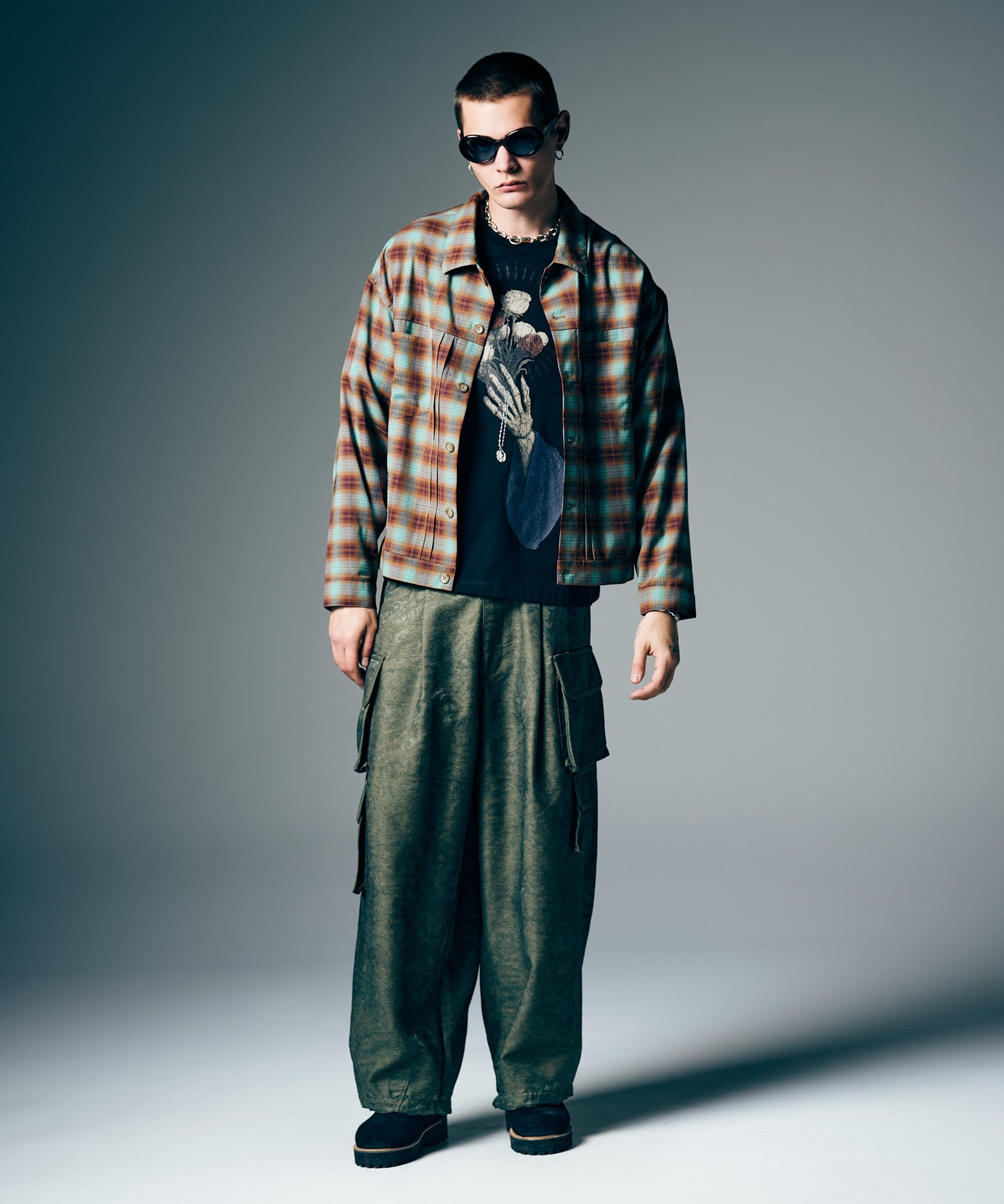 H:187 / C:92 / W:74 / H:91 着用サイズ:L