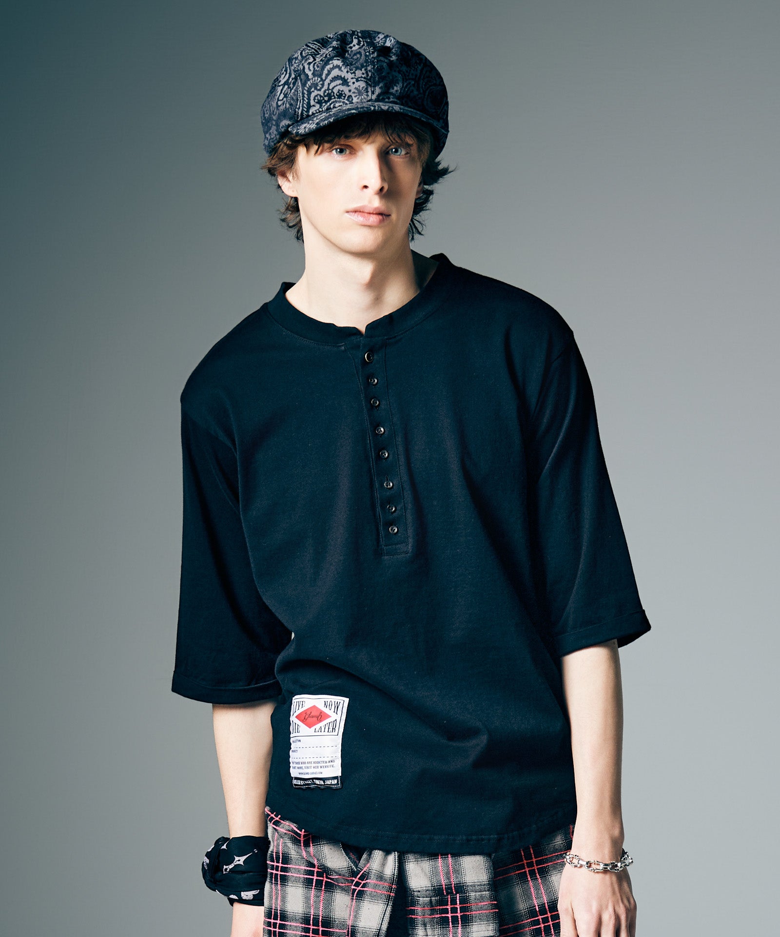 H:186 / C:89 / W:71 / H:92 着用サイズ:L