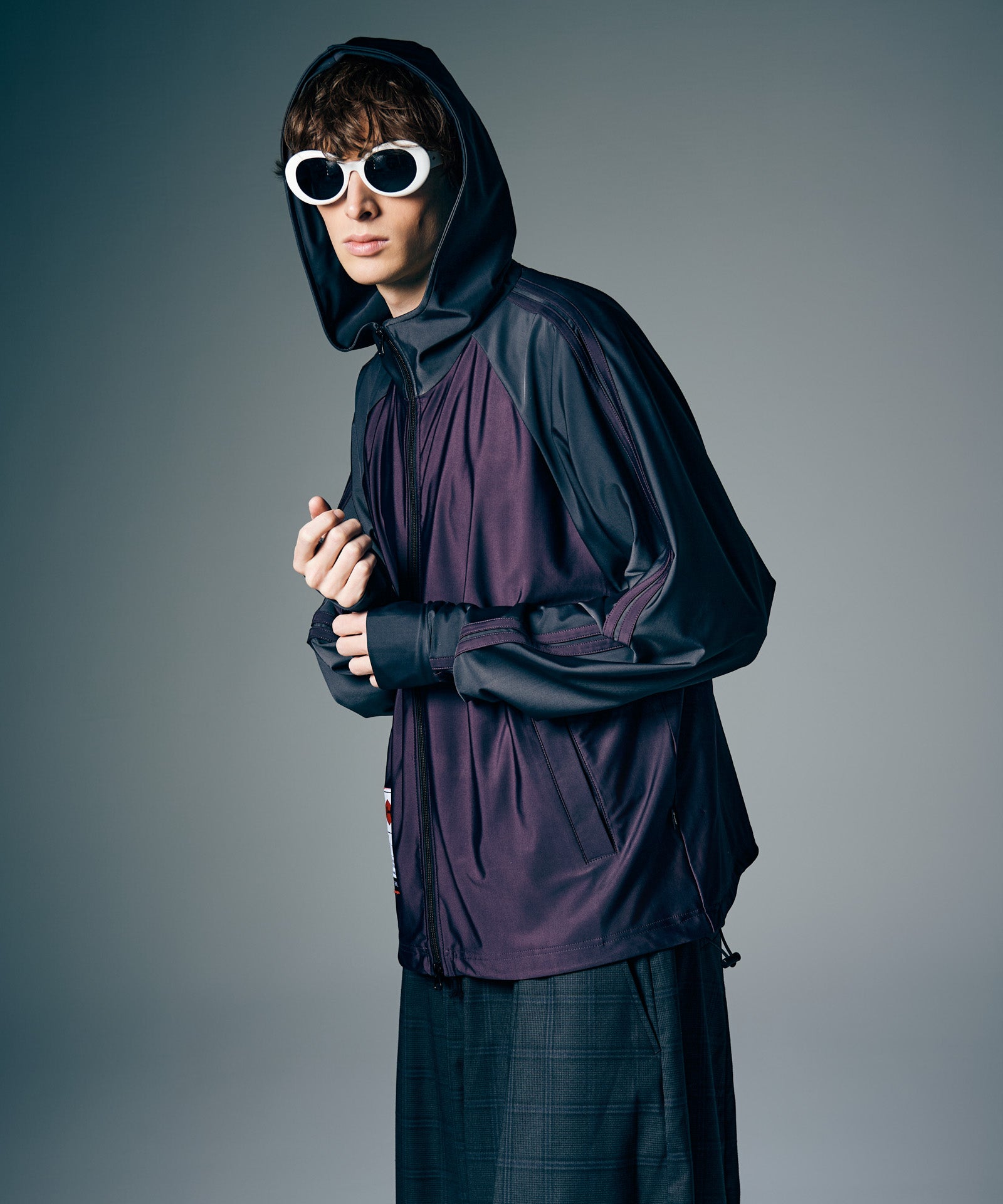 H:186 / C:89 / W:71 / H:92 着用サイズ:L