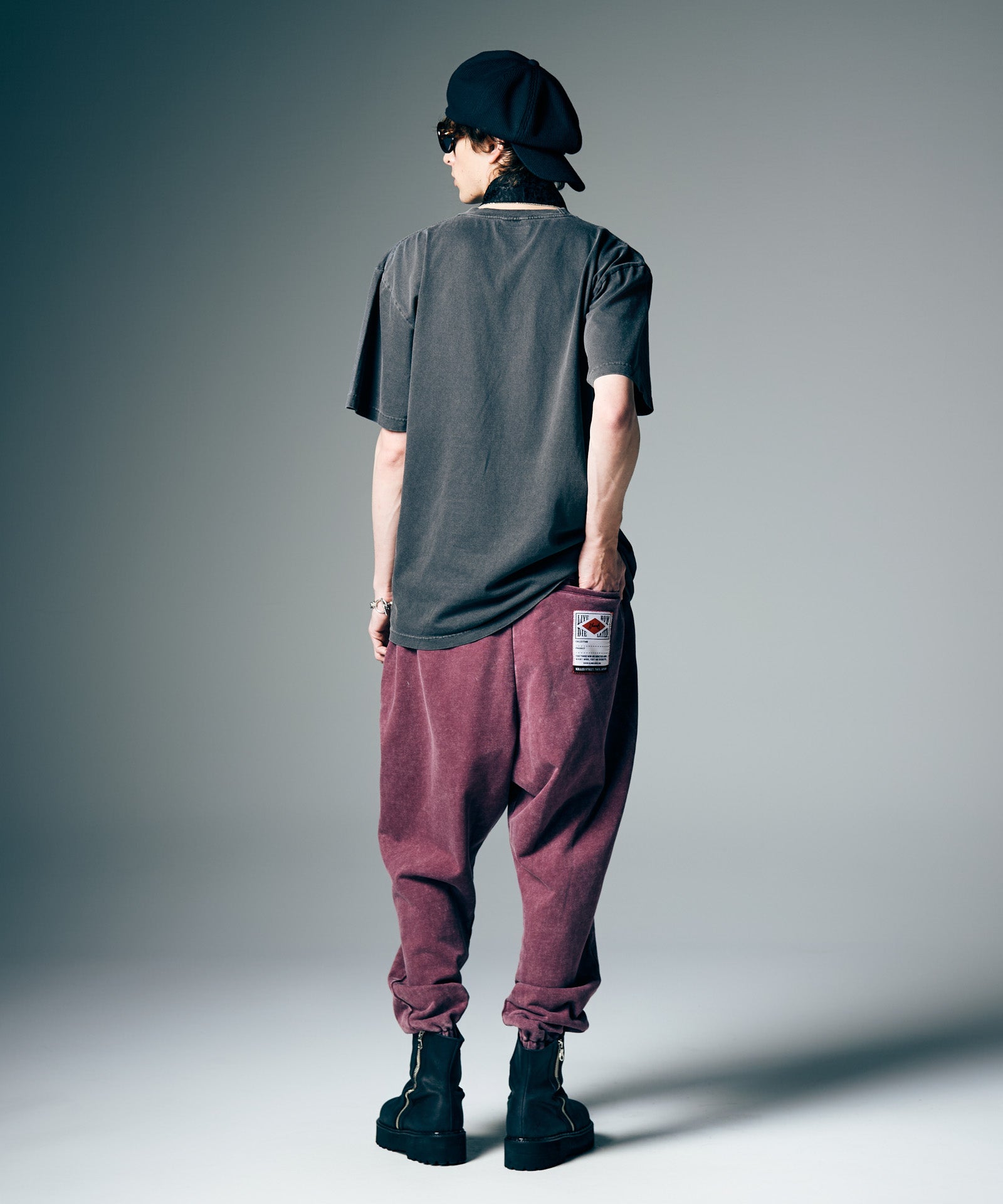 H:186 / C:89 / W:71 / H:92