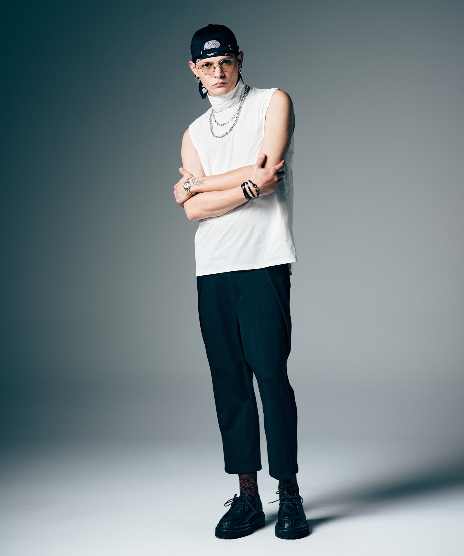 H:187 / C:92 / W:74 / H:91 着用サイズ:M